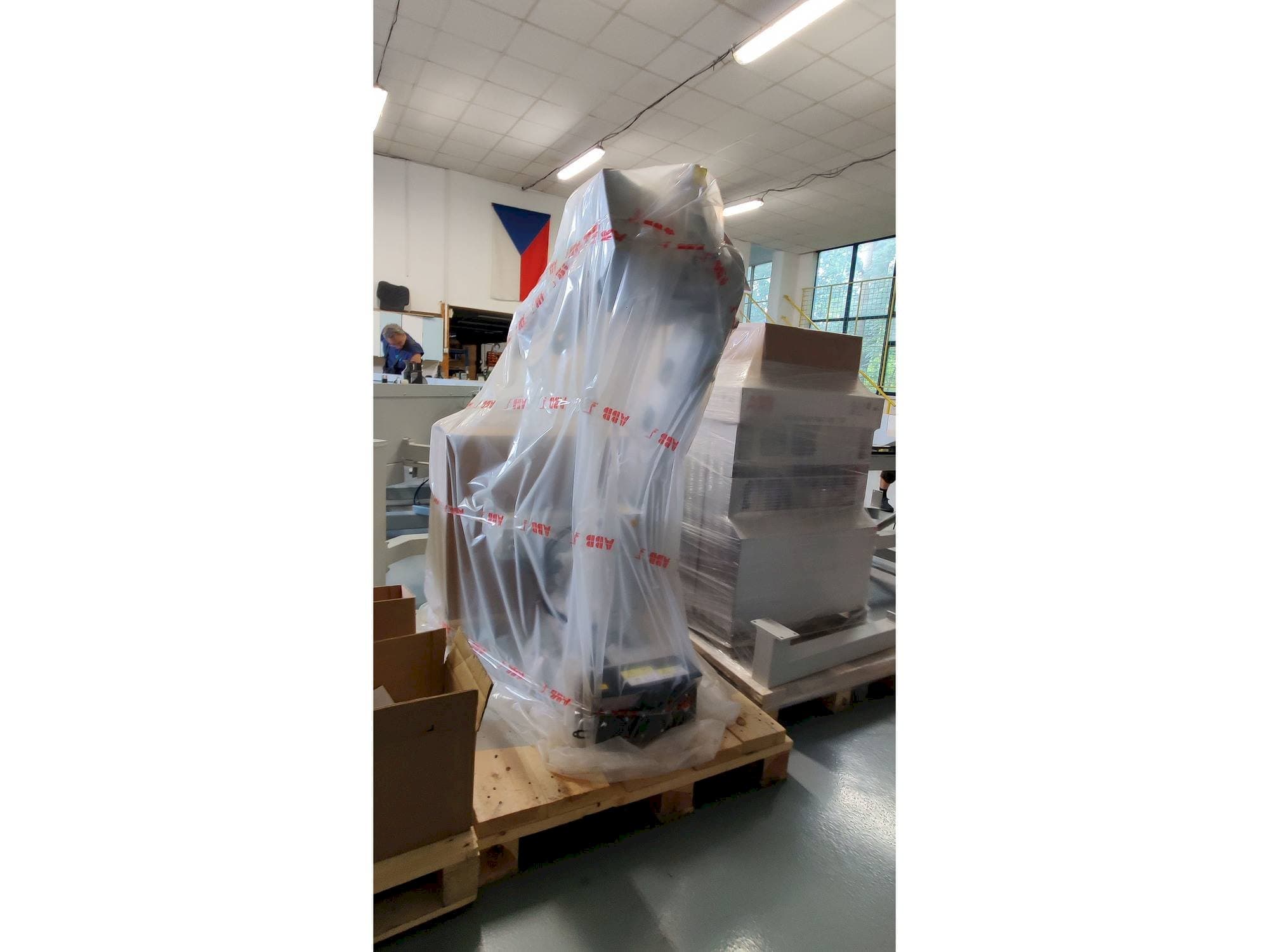 Front view of ABB IRB 4600  machine