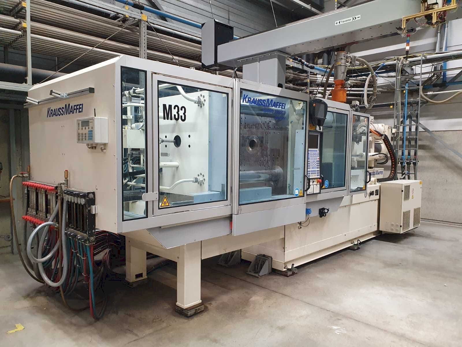 Front view of Krauss Maffei 280-1900 C3  machine