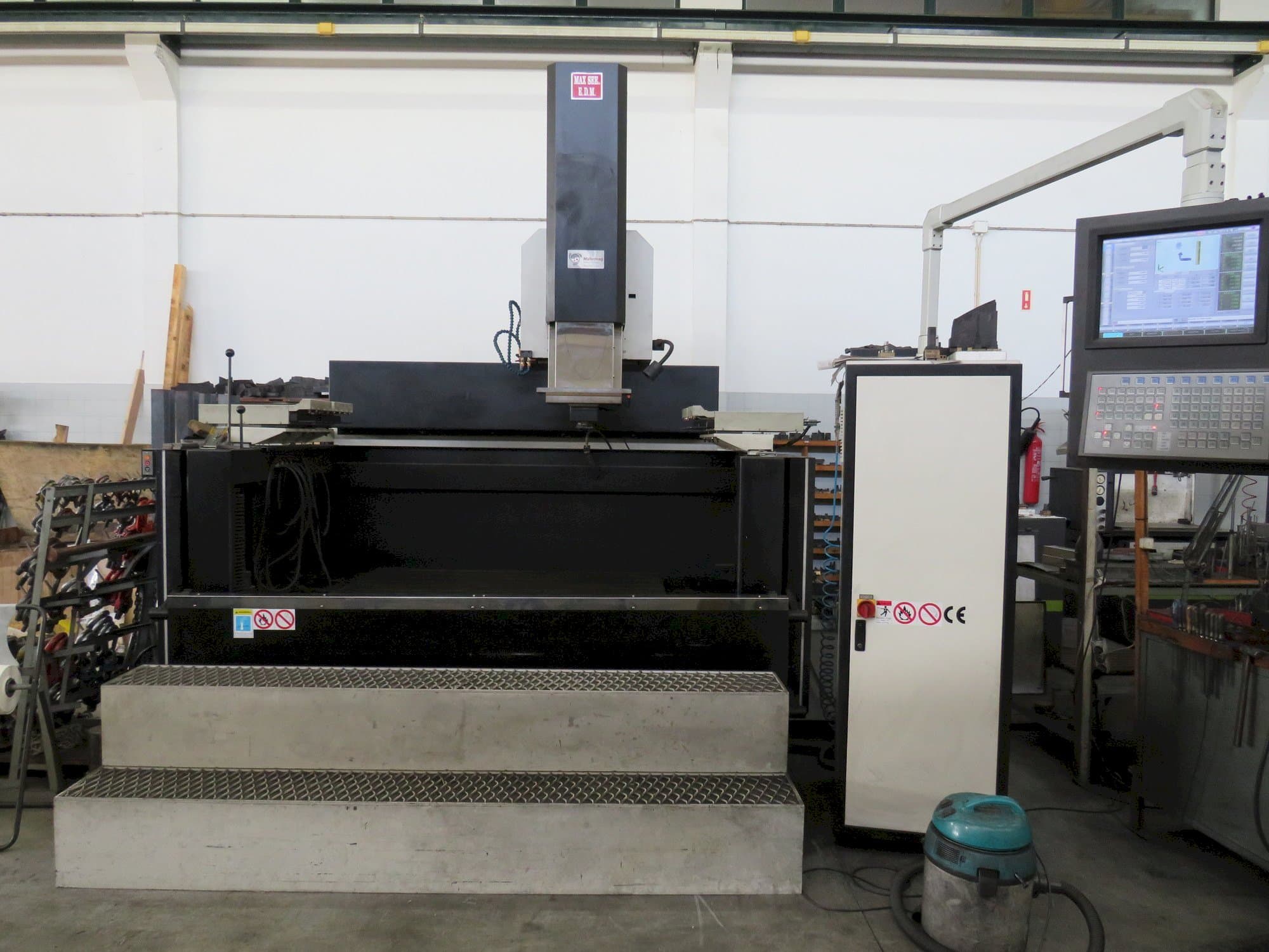 Front view of MAXSEE INDUSTRY CNC P66 100A  machine