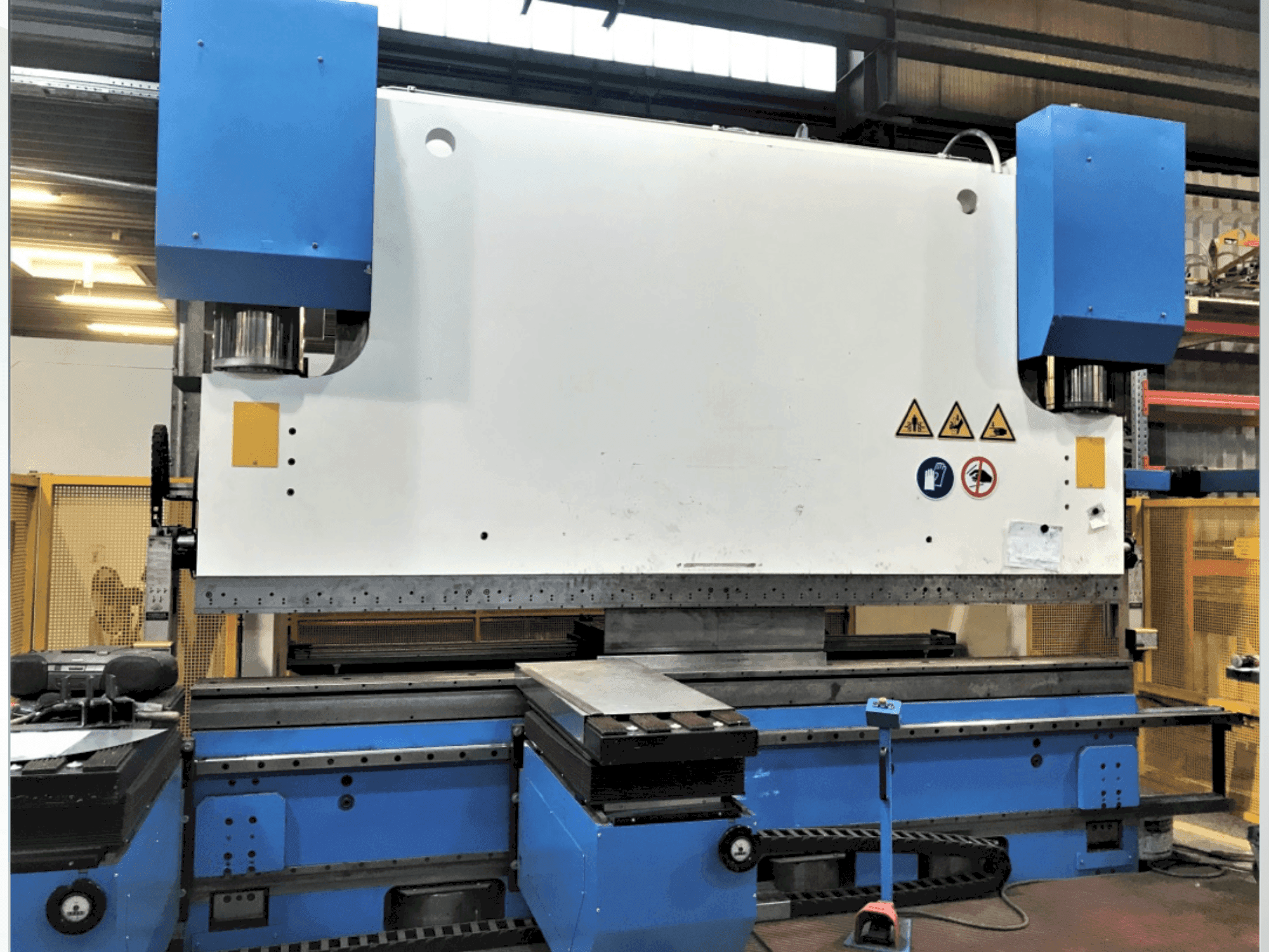 Front view of Bystronic Beyeler PR 500x1400  machine