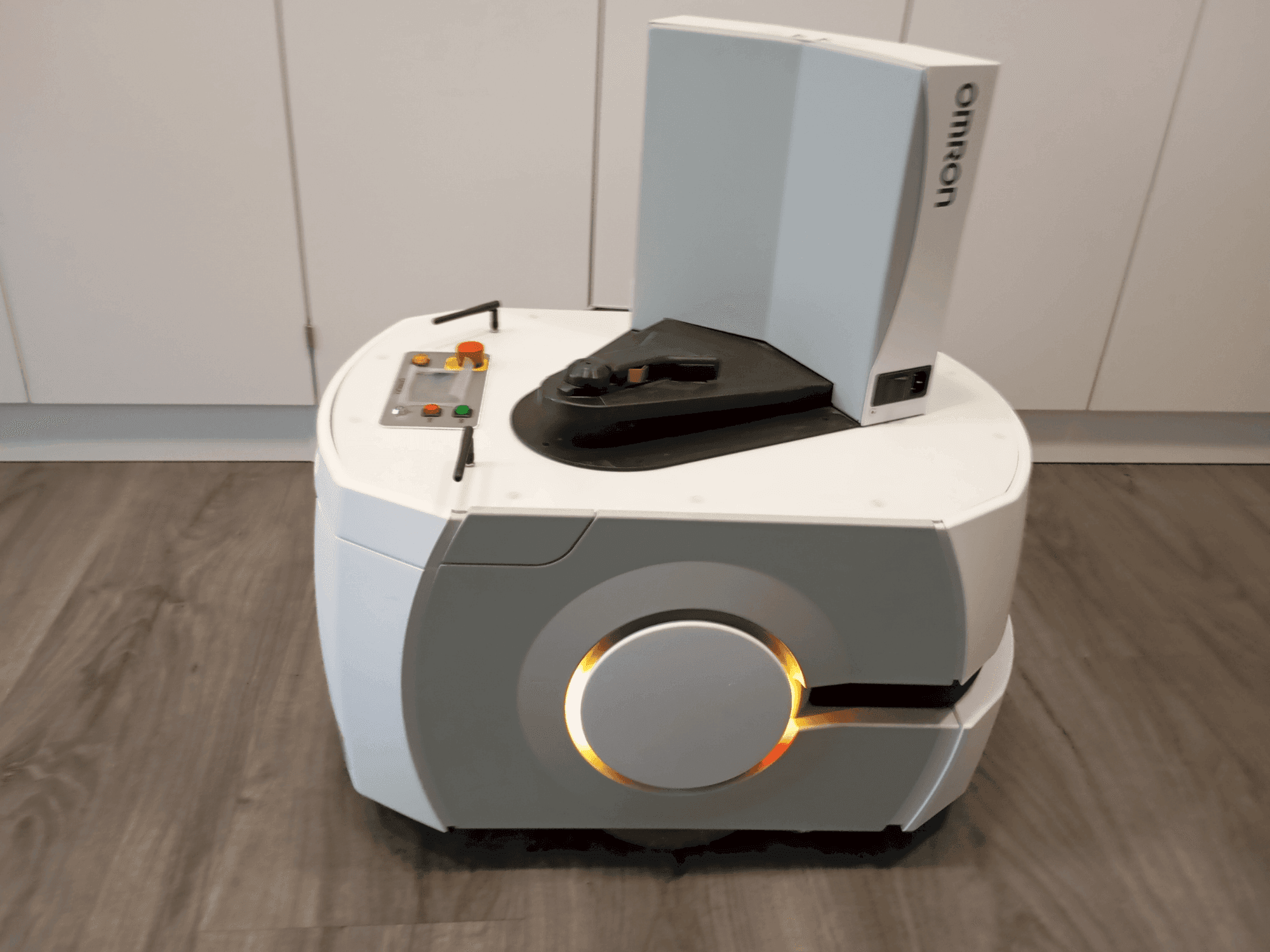 Front view of OMRON LD90  machine