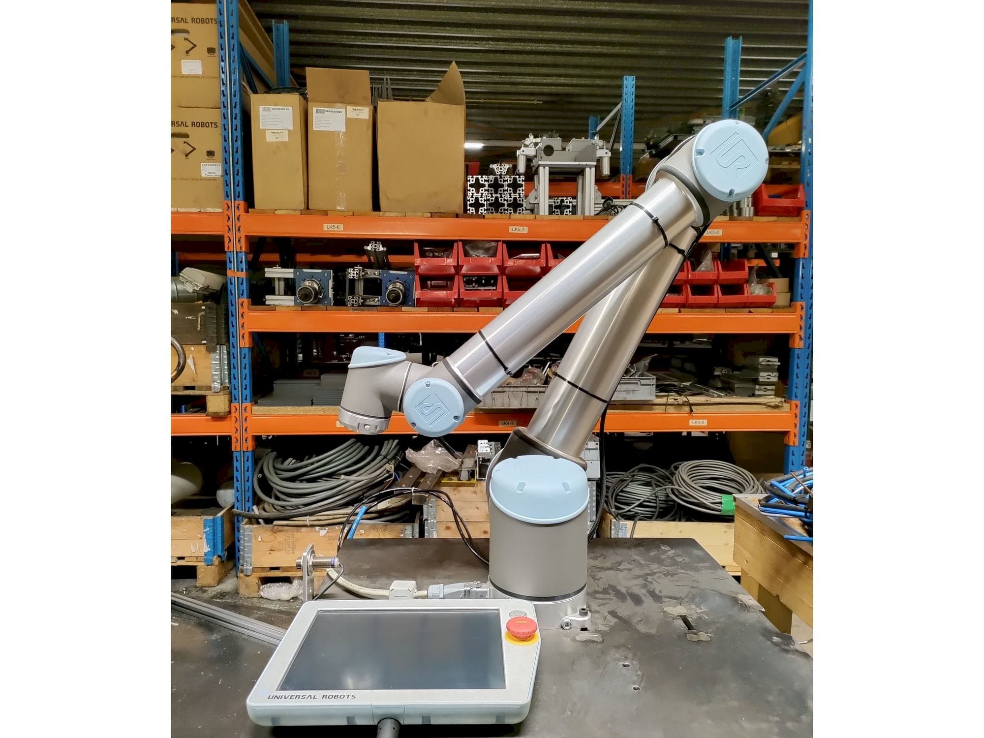 Front view of Universal Robots UR10  machine