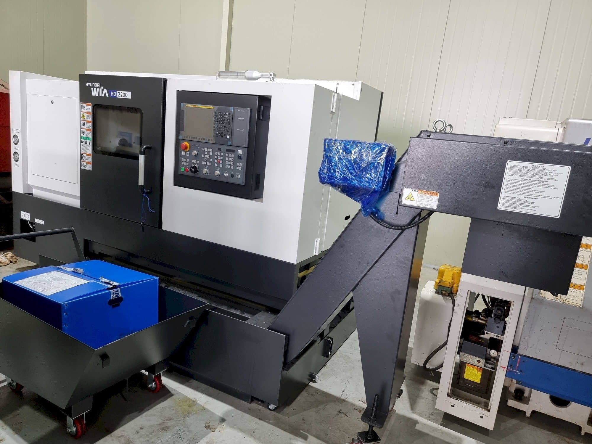 Front view of Hyundai Wia HD2200  machine