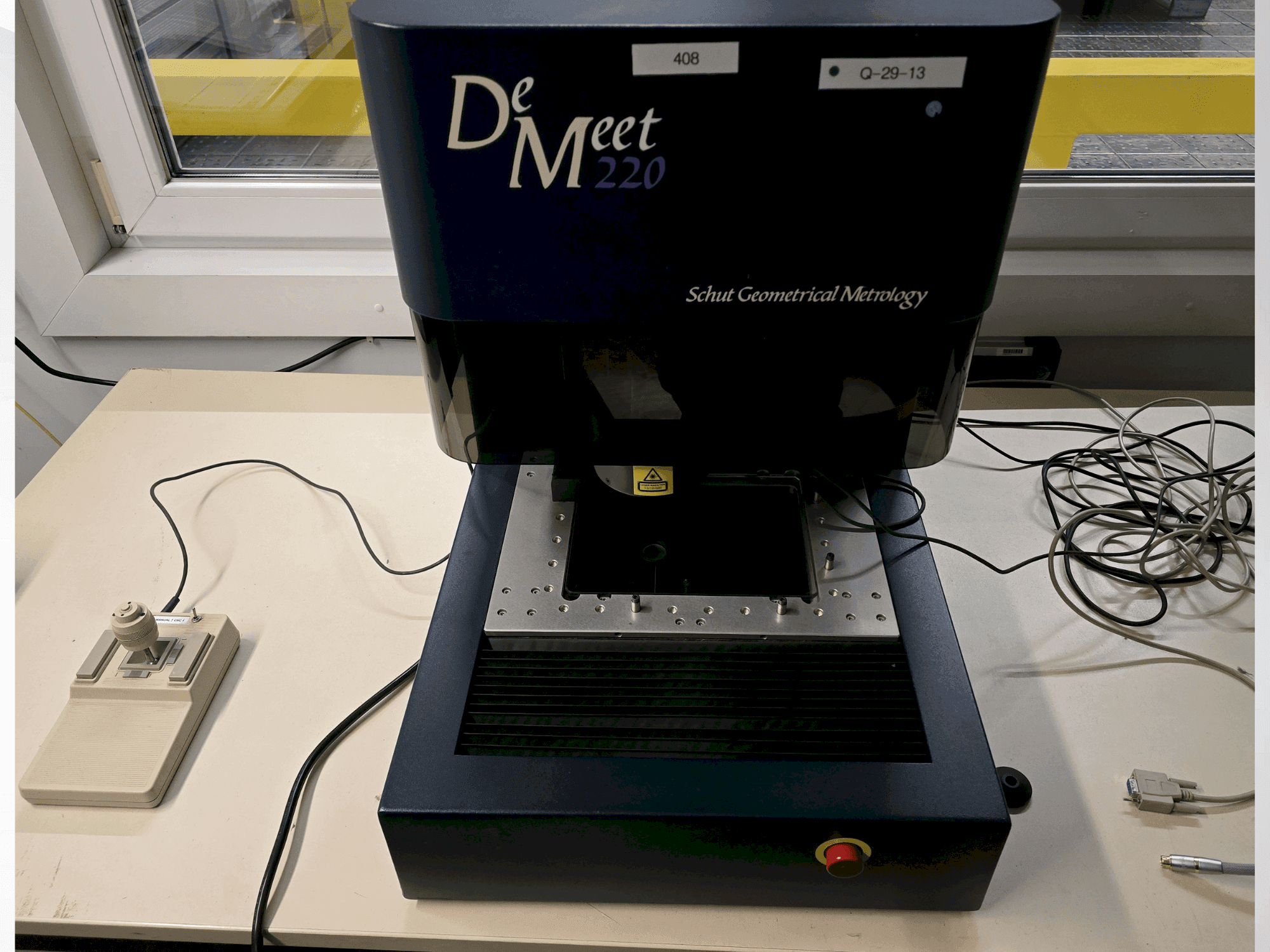 Front view of SCHUT DeMeet-200  machine