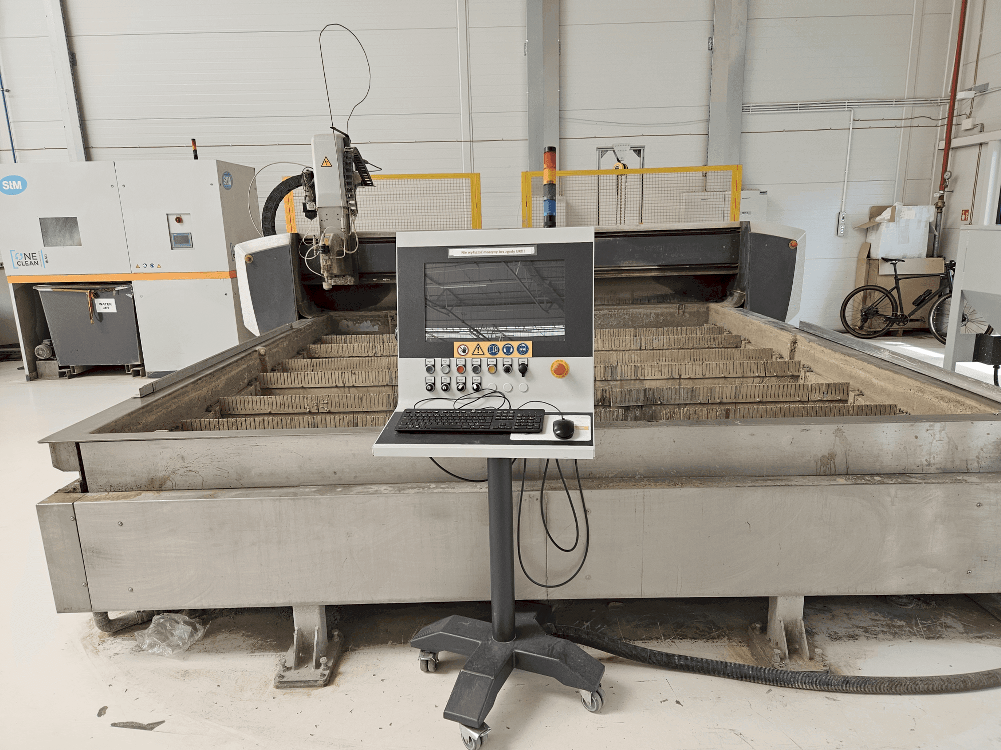 Front view of STM WS3030 Wanne 4.2  machine