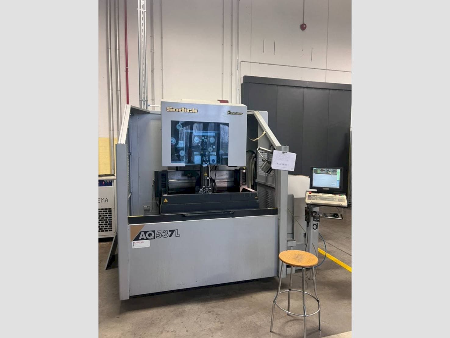 Front view of Sodick AQ537L  machine