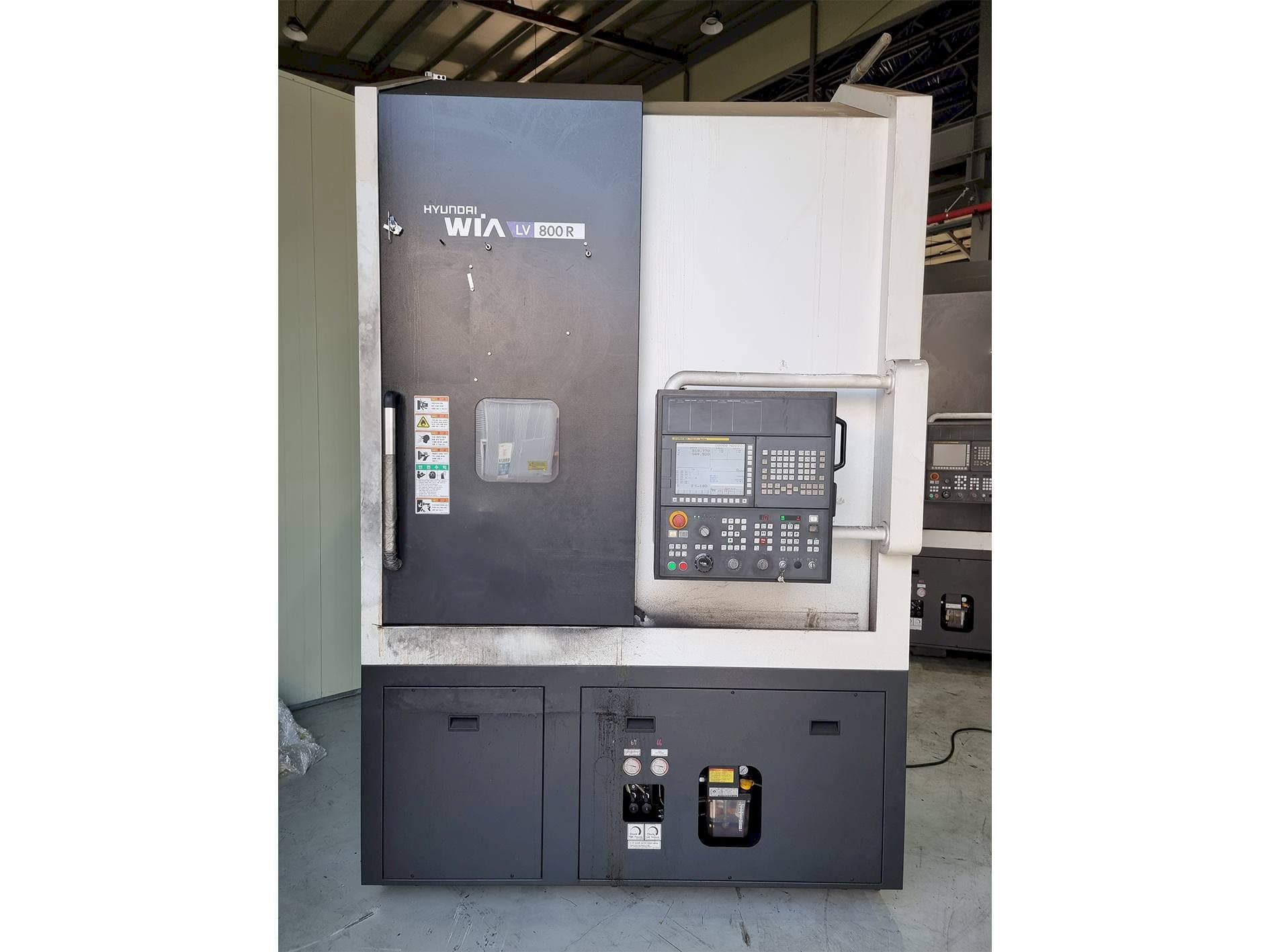 Front view of Hyundai Wia LV800R  machine