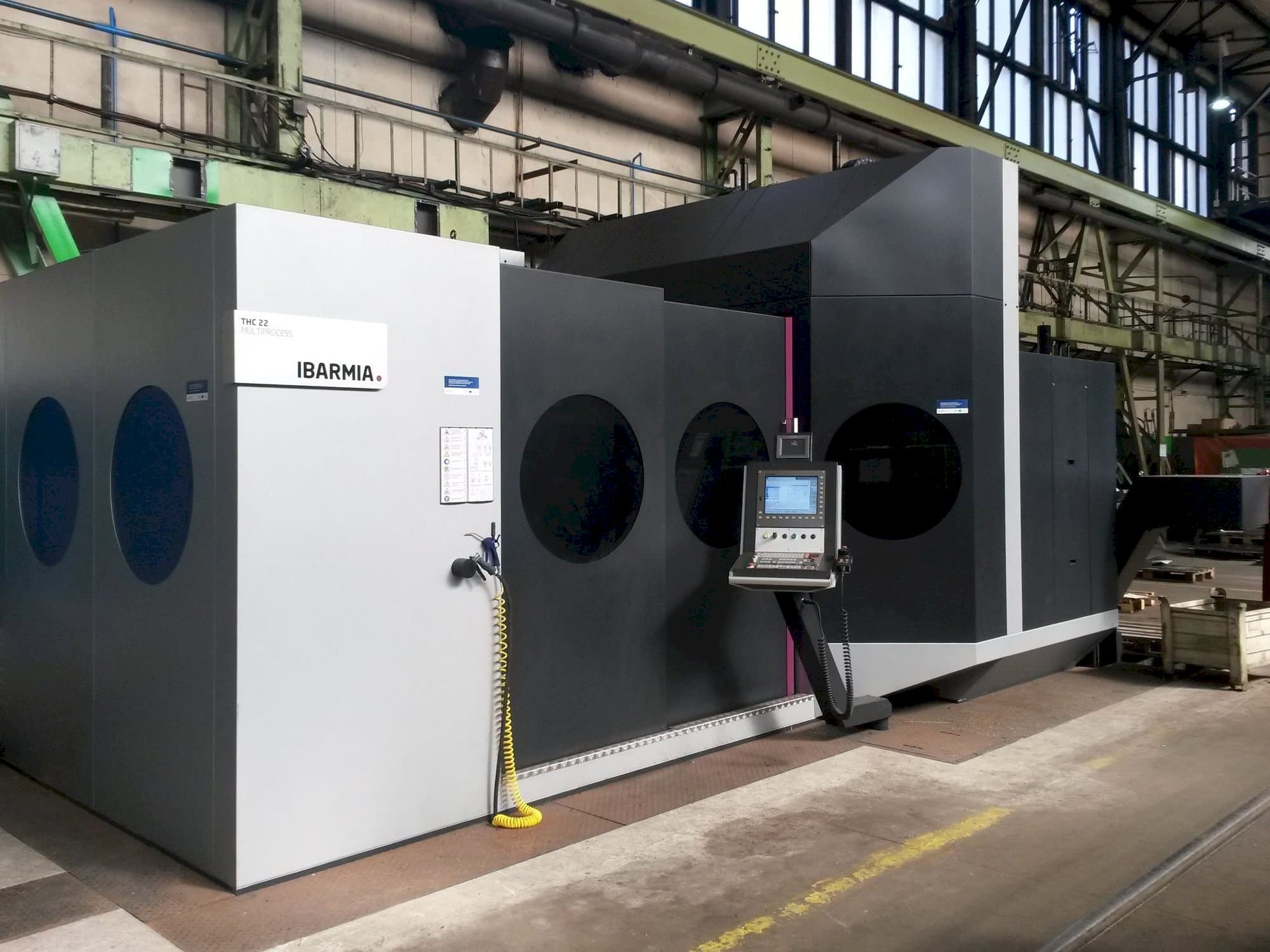 Front view of IBARMIA THC 22 MULTIPROCESS  machine