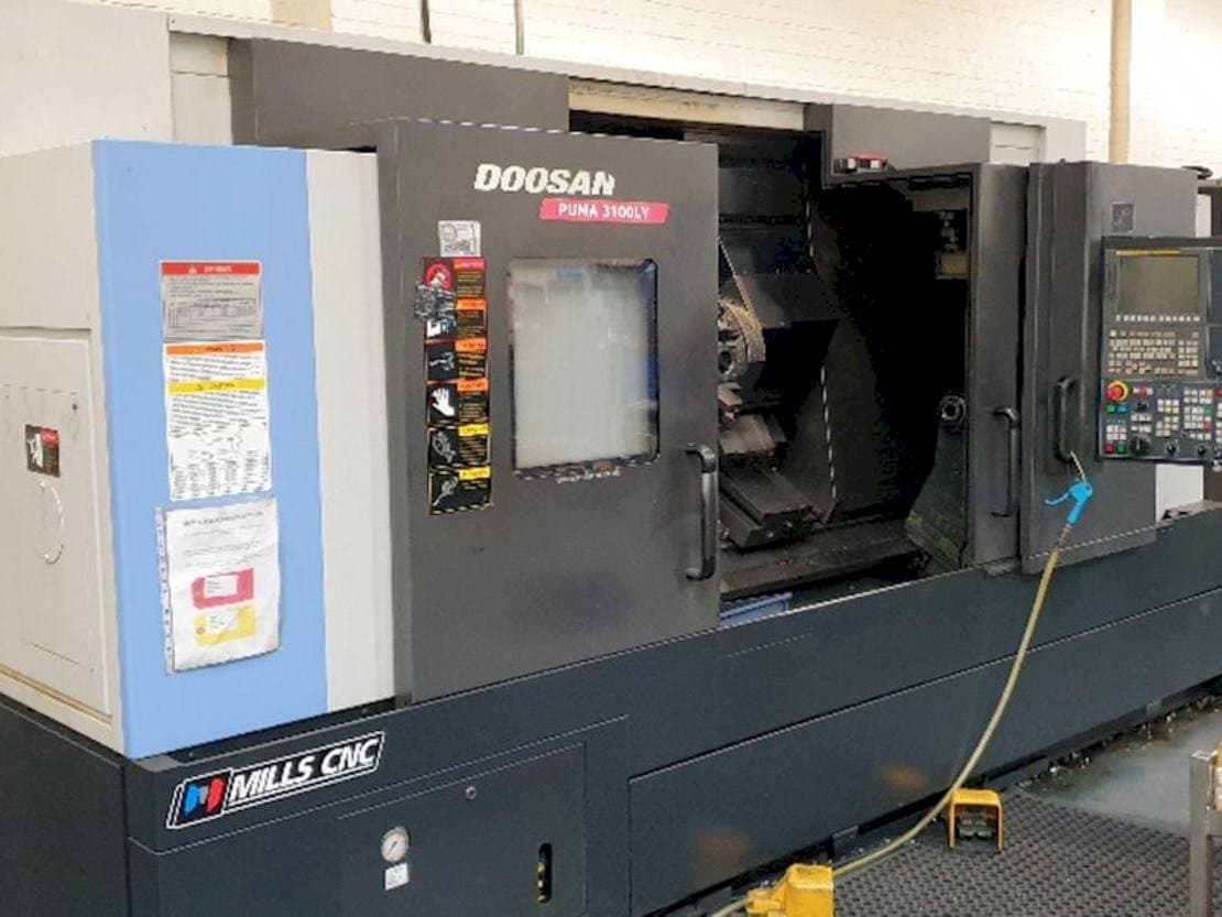 Front view of Doosan Puma 3100LY  machine