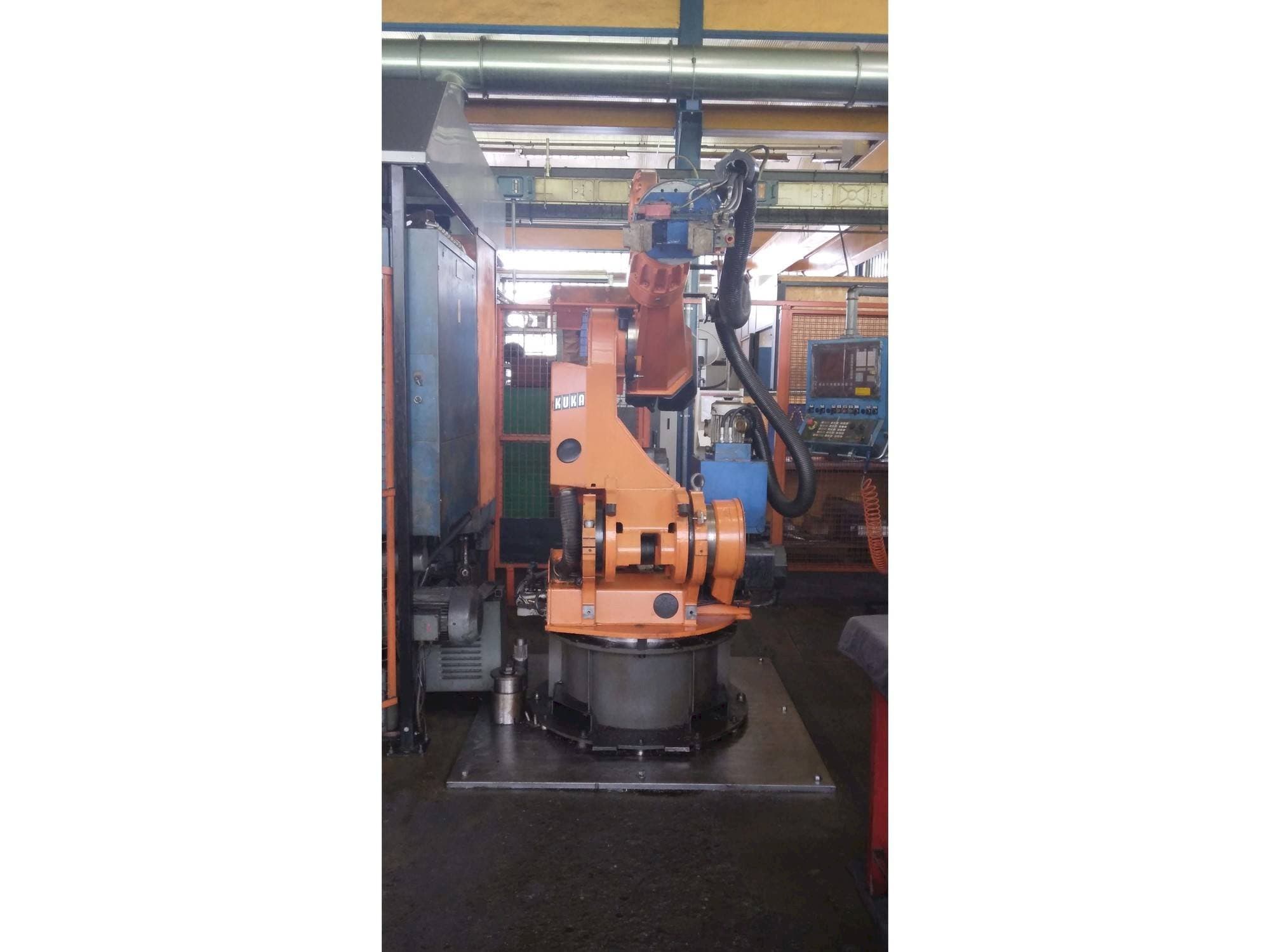 Front view of KUKA IR 760/120.0  machine