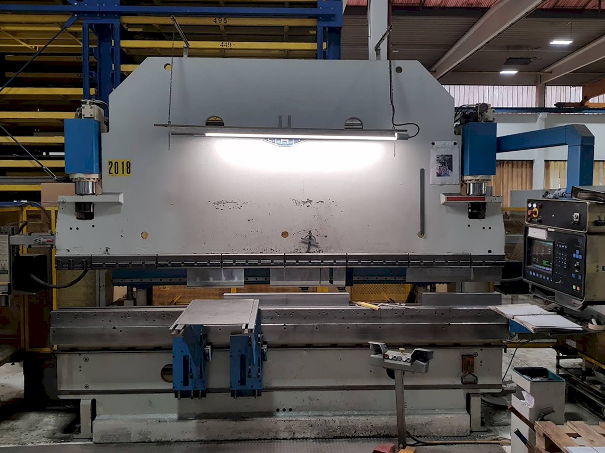 Front view of EHT EHPS 11-35  machine