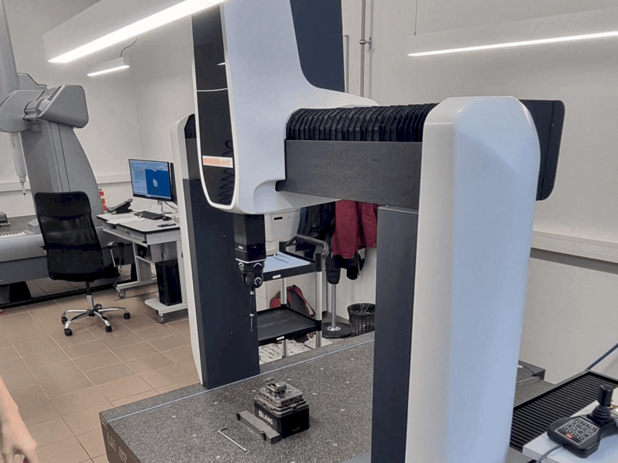 Front view of Wenzel LH87  machine