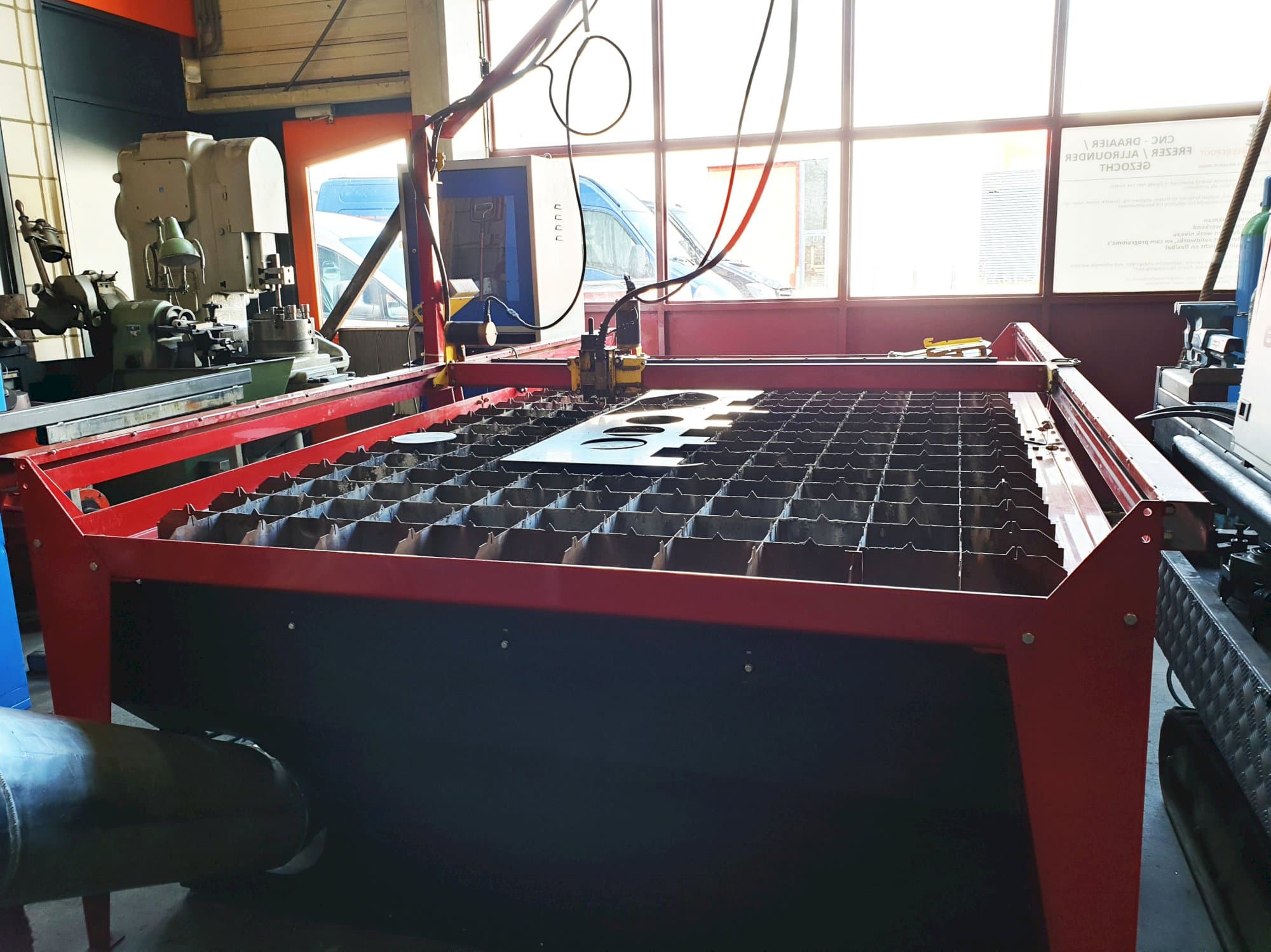 Working room of Plasmacam Samson 510 Machine