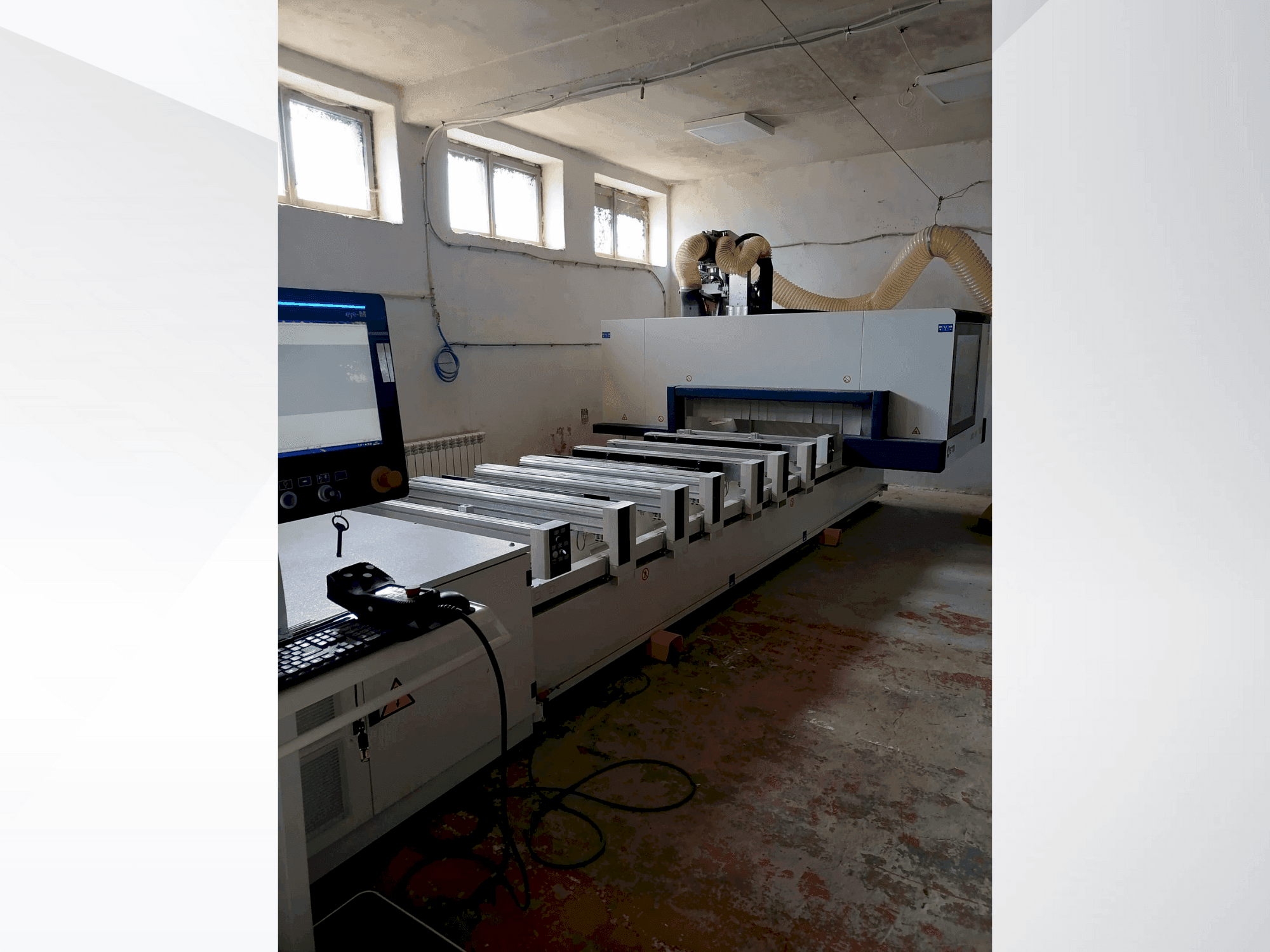 Front view of SCM Morbidelli M100  machine