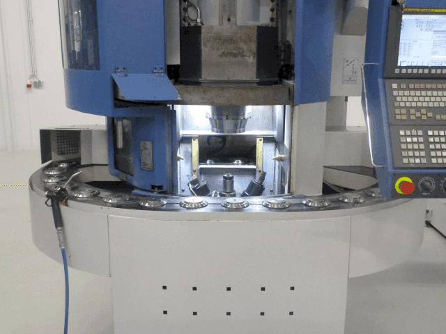 Front view of EMAG VL3  machine