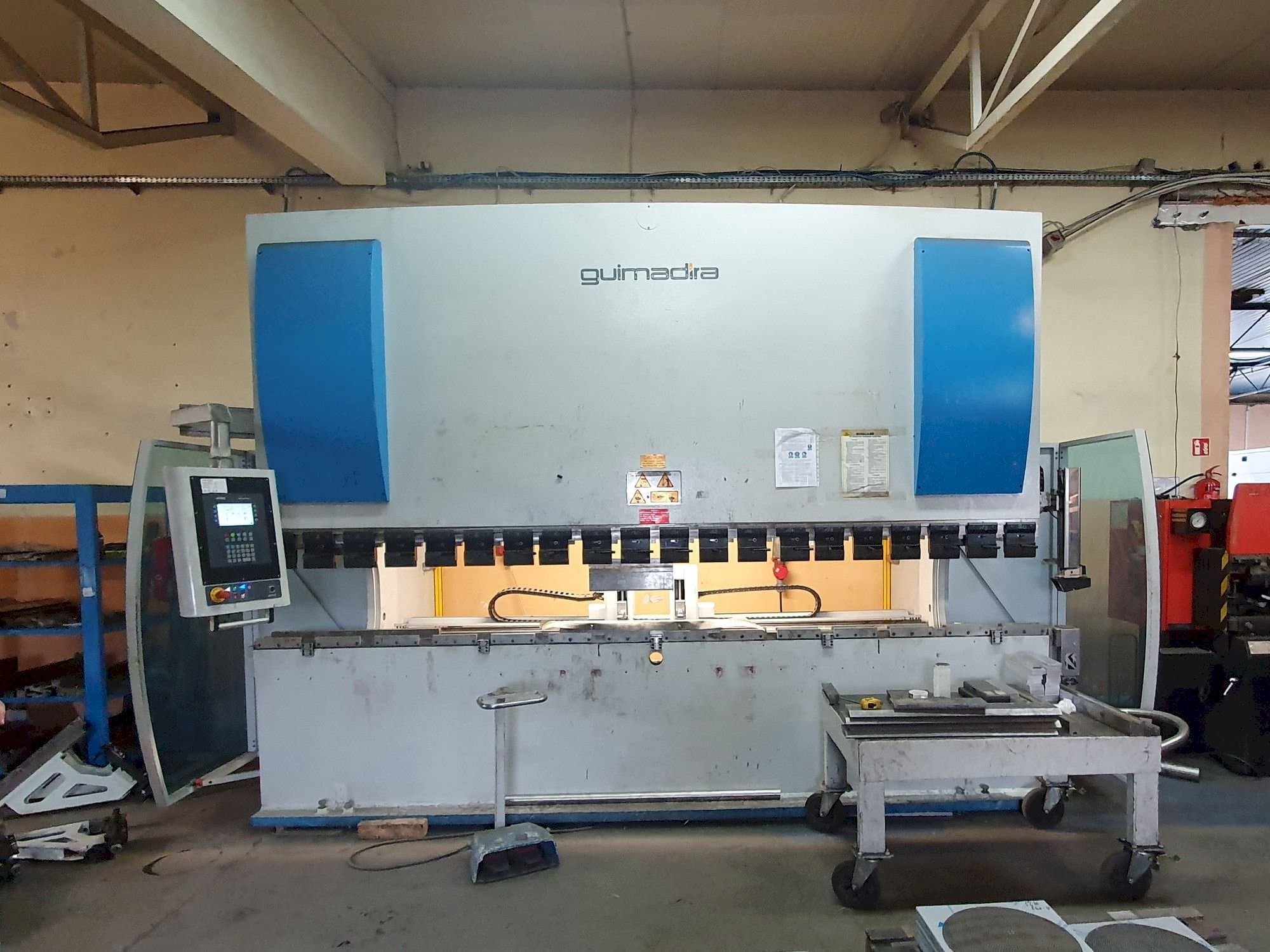 Front view of ADIRA PMO-16040PLS  machine