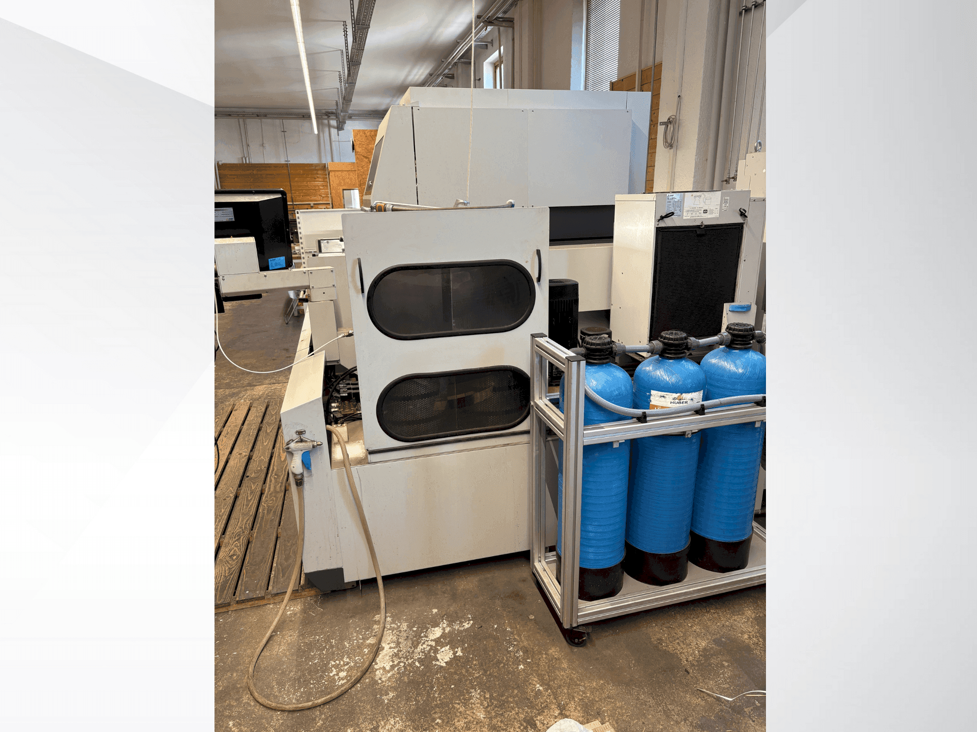 Front view of Mitsubishi MV2400S  machine