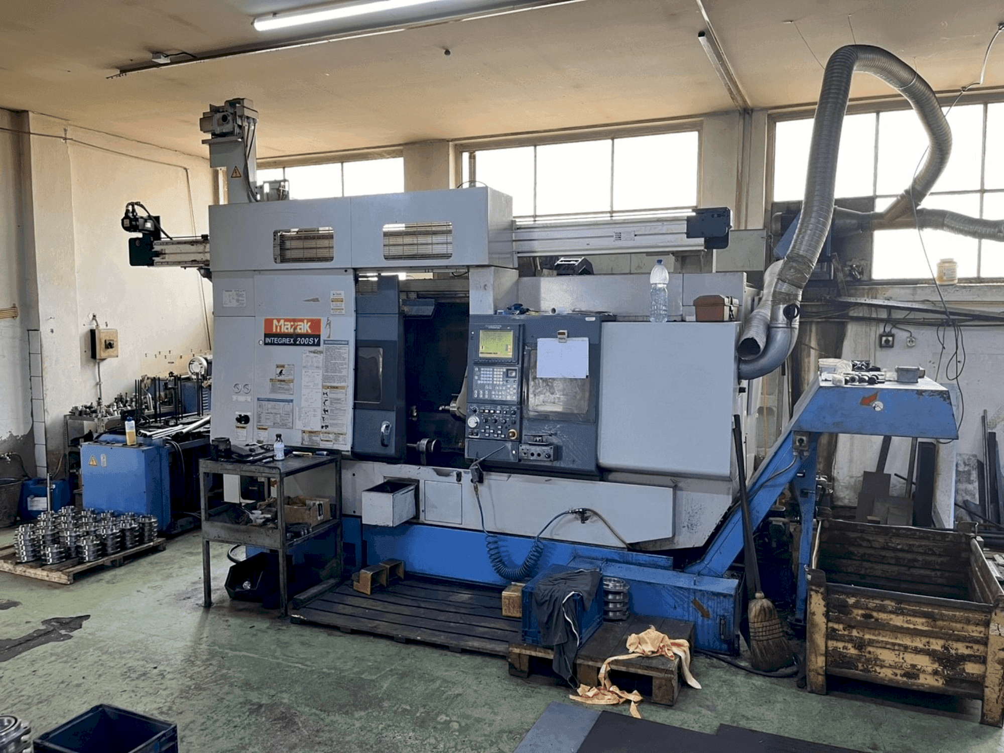 Front view of Mazak Integrex 200SY (1999)  machine