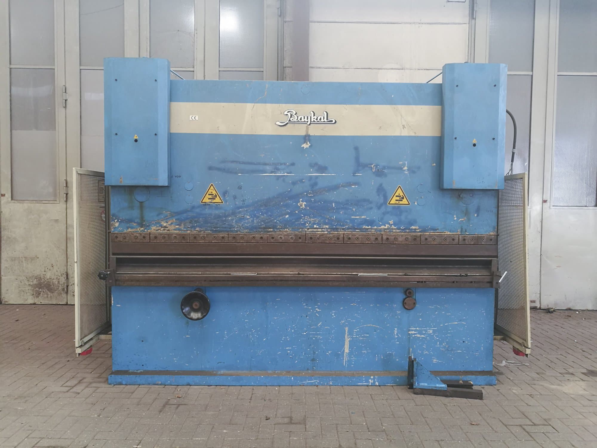 Front view of Baykal APH 3112x220 Machine