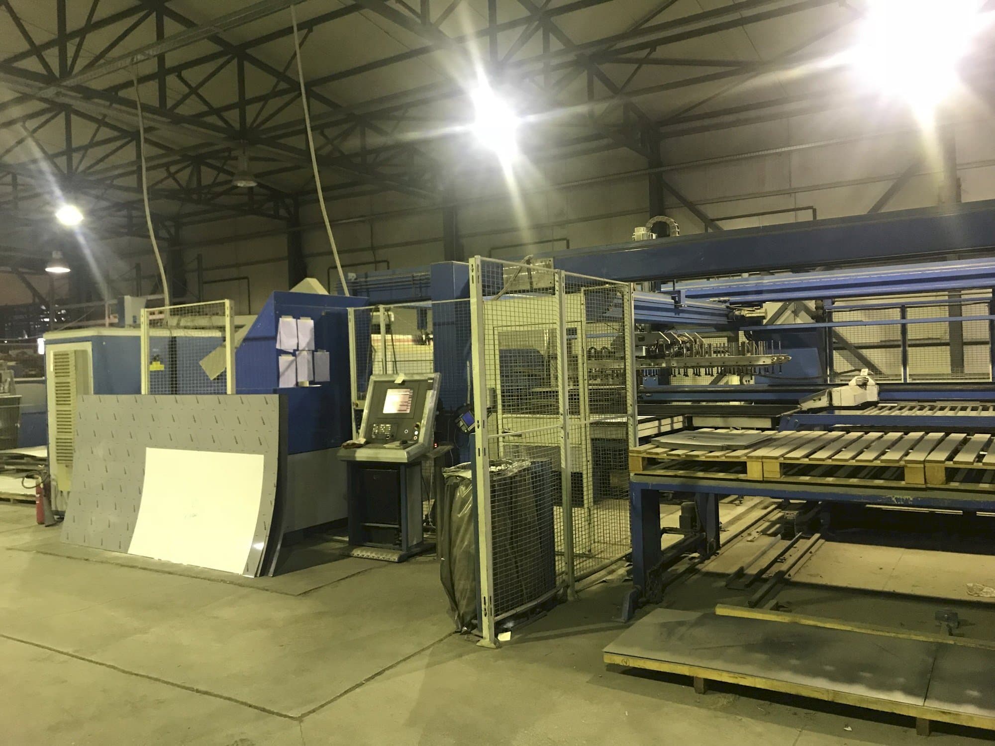 Front view of Finn-Power LP6  machine