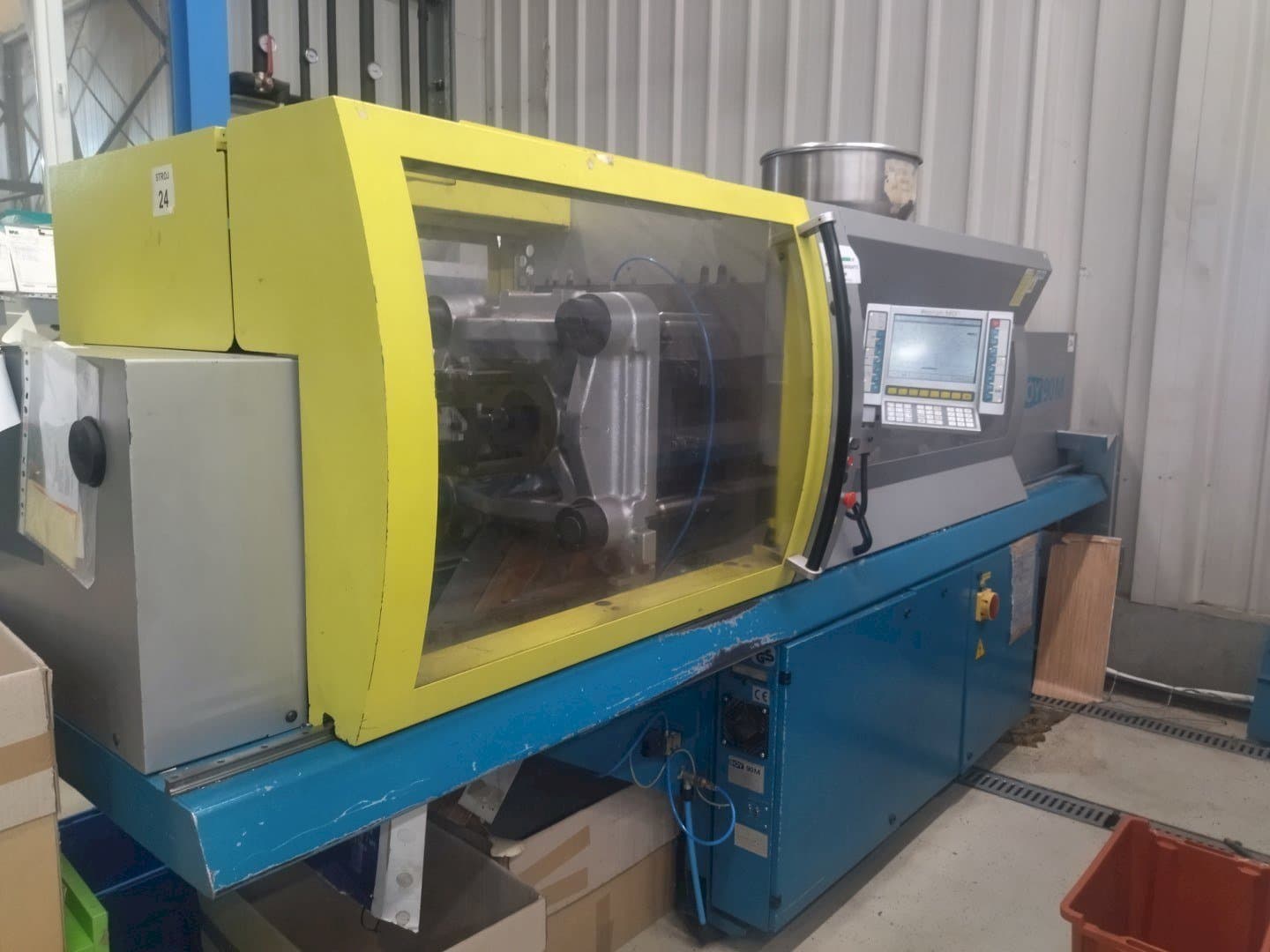 Front view of BOY 90M  machine