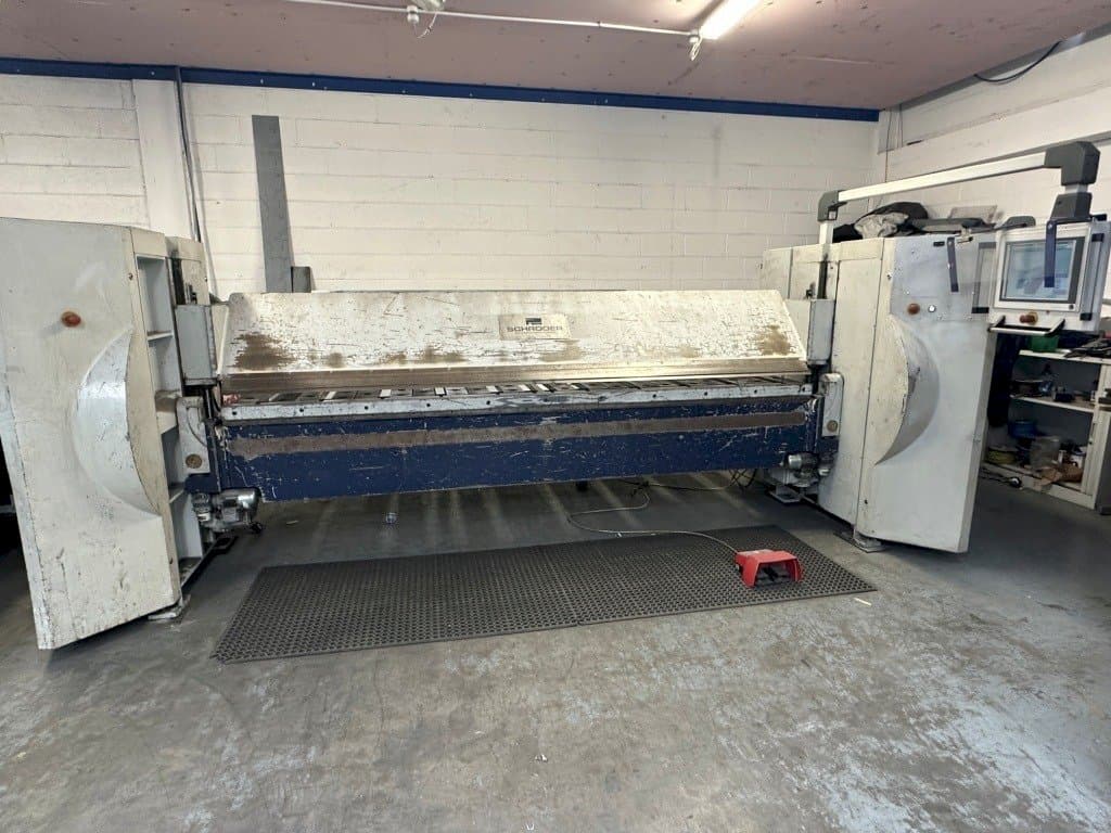 Front view of SCHRODER SPB 3200/3.0  machine