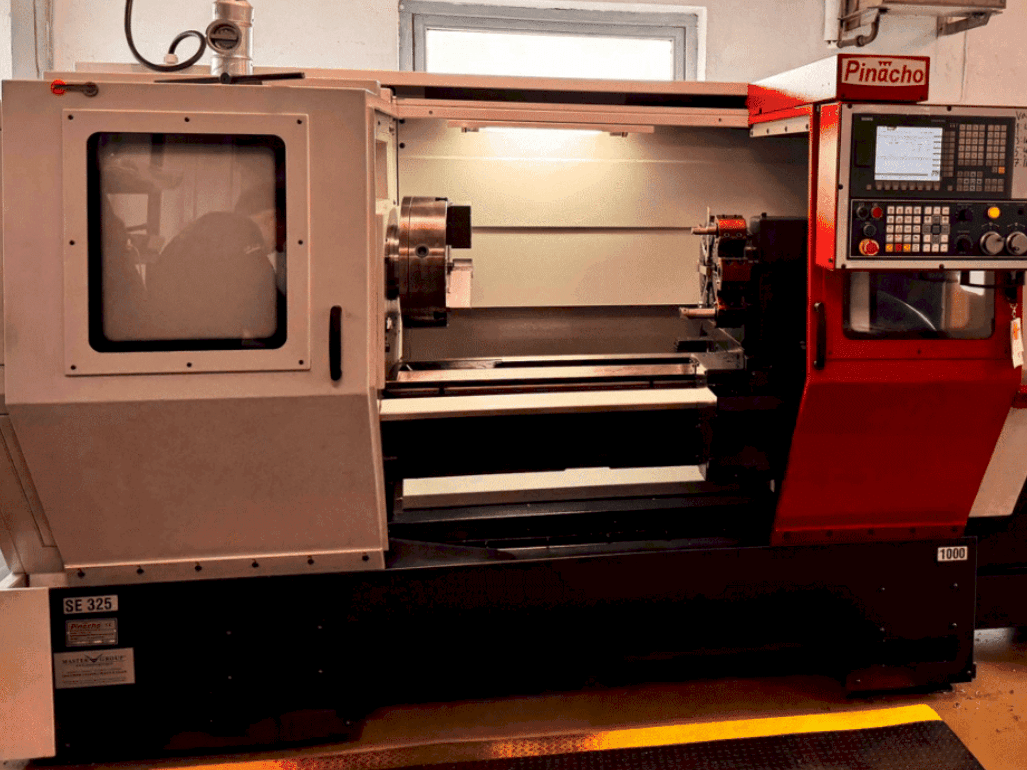 Front view of Pinacho SE325  machine