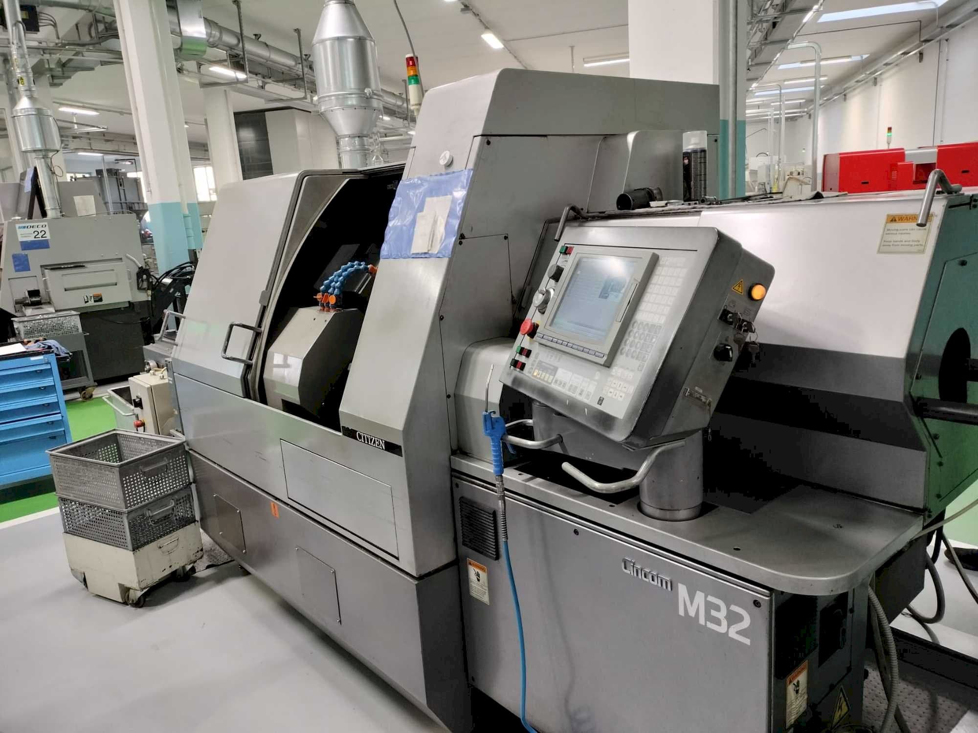 Front view of Citizen CINCOM M32V  machine