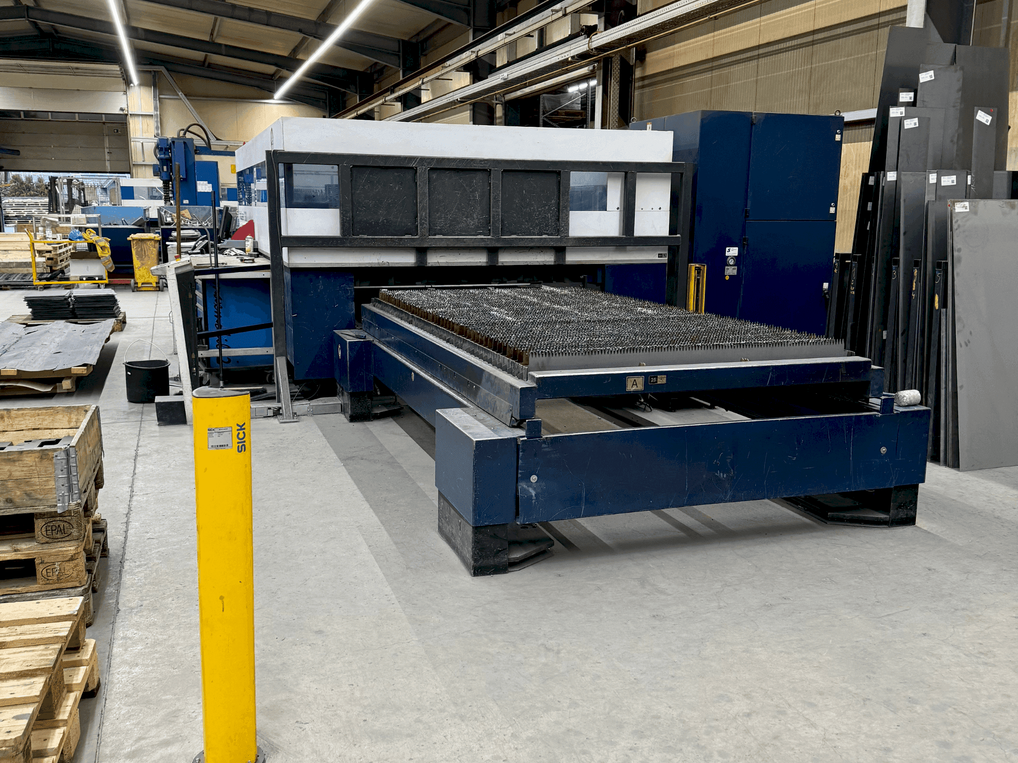 Front view of TRUMPF TruLaser 3030 4kW (L20)  machine