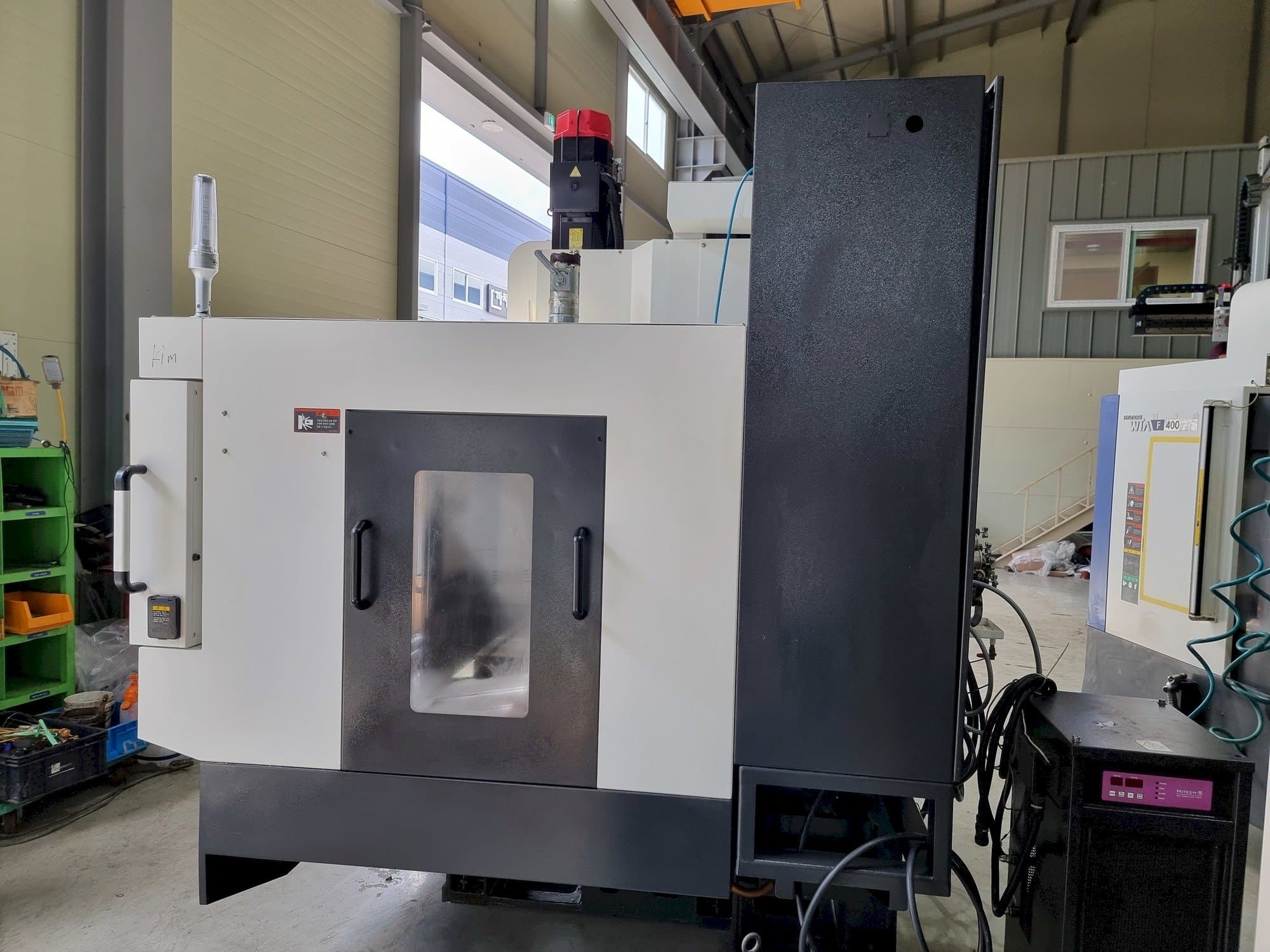 Front view of Hyundai Wia F400  machine