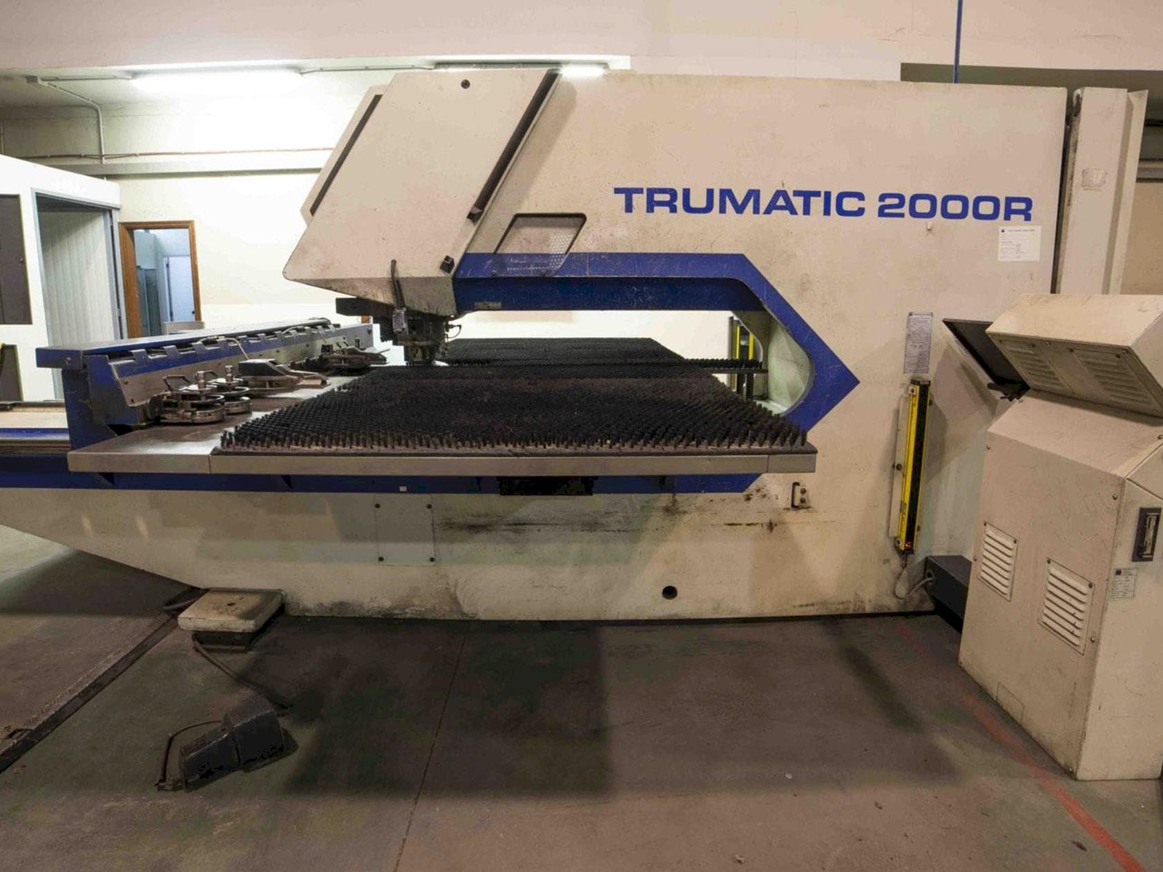 Front view of Trumpf Trumatic 2000R  machine