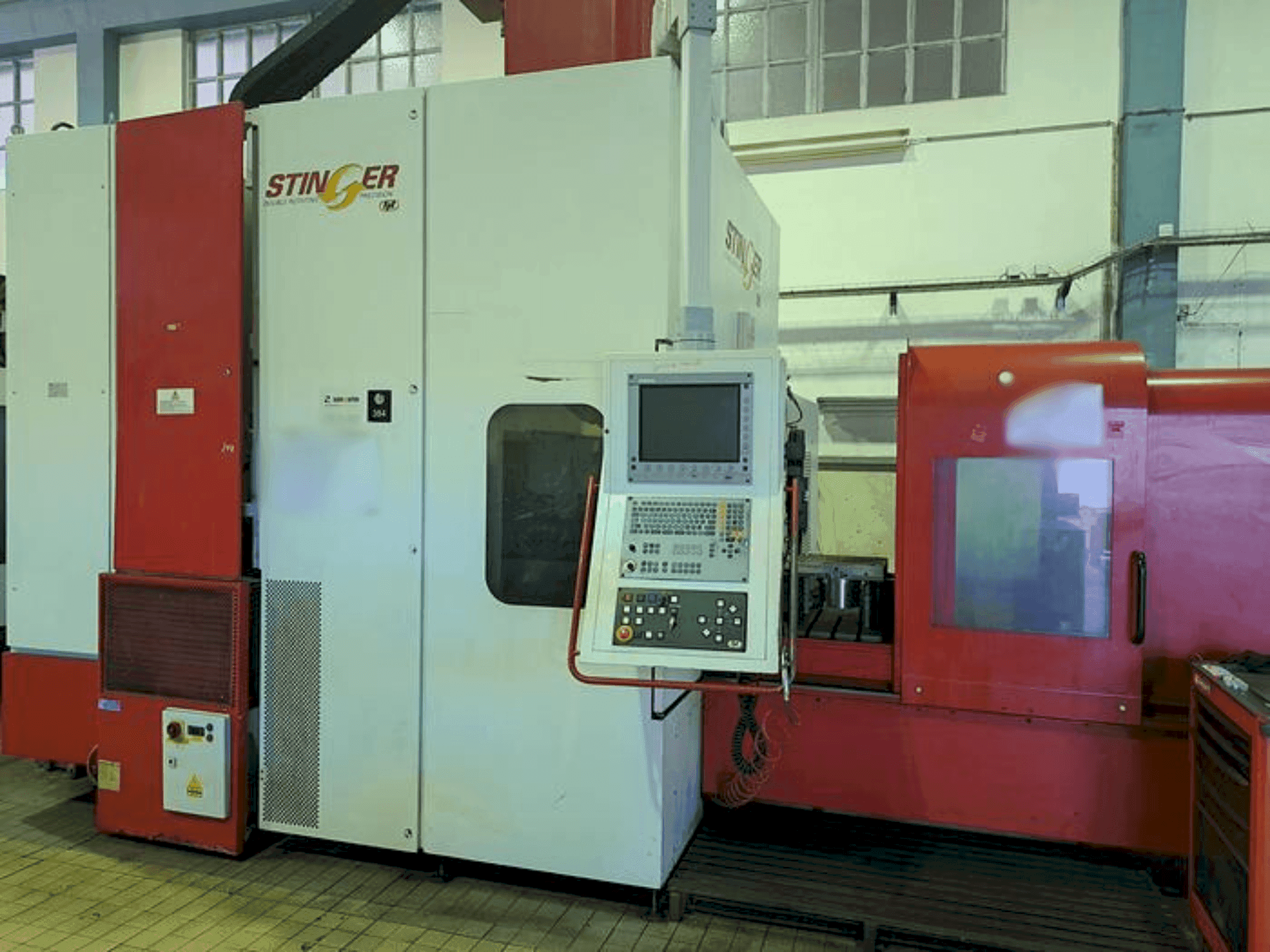 Front view of FPT STINGER XL  machine