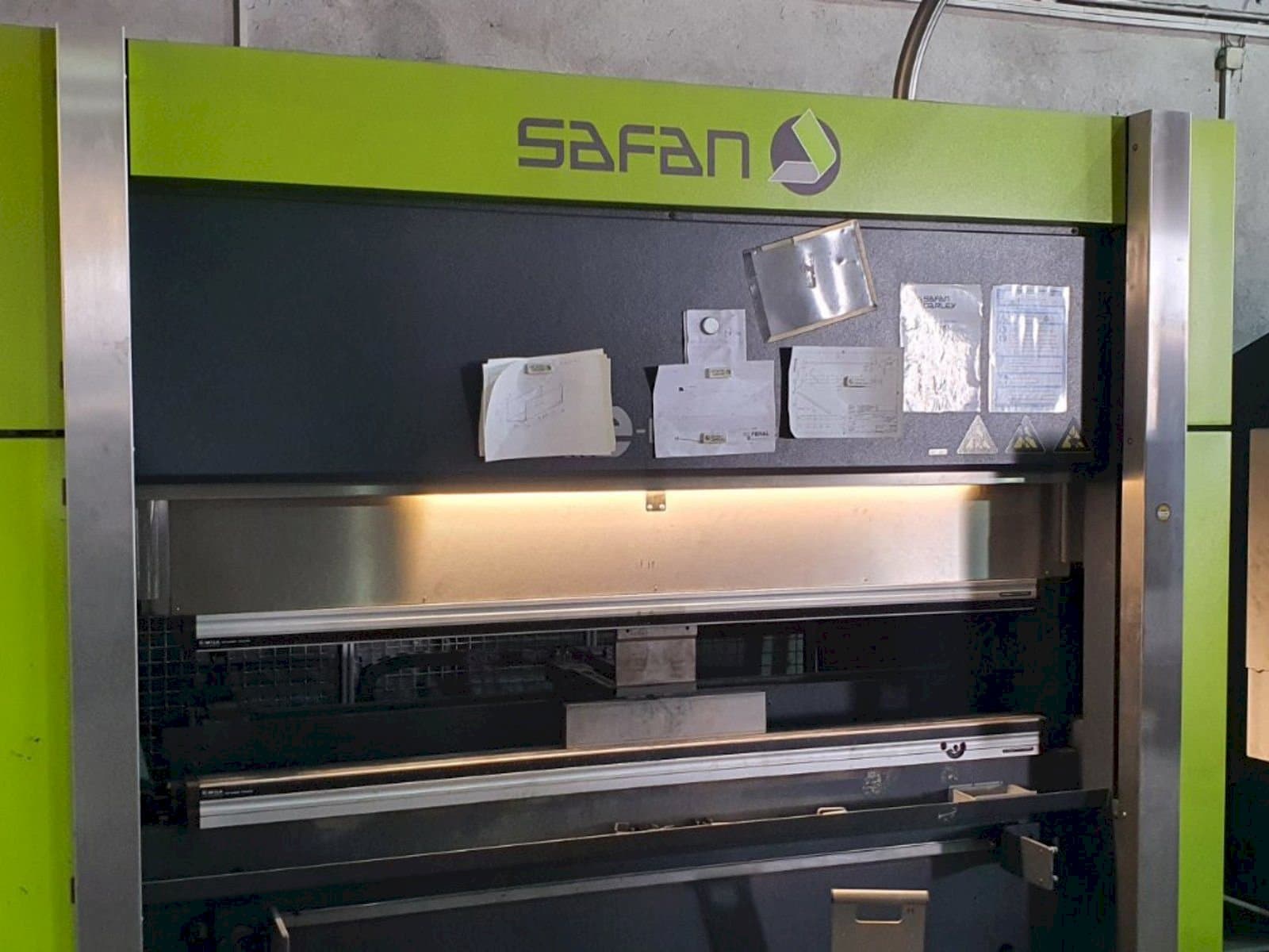 Front view of Safan E-brake 50-2050  machine