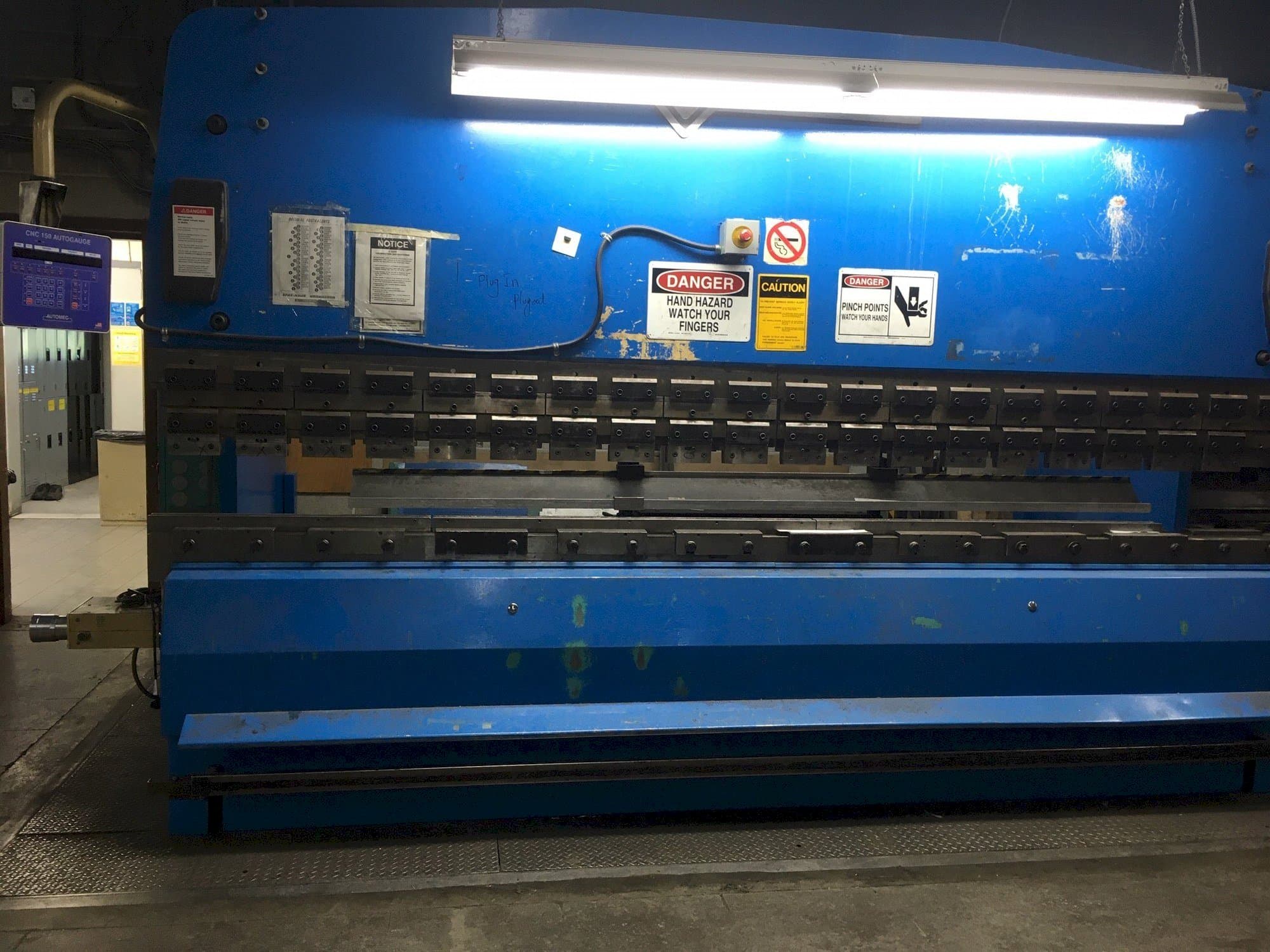 Front view of PROMECAM 204  machine