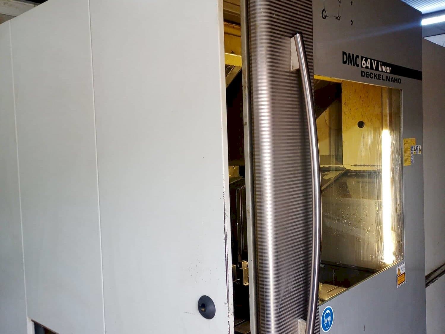 Front view of DECKEL MAHO 64v Linear  machine