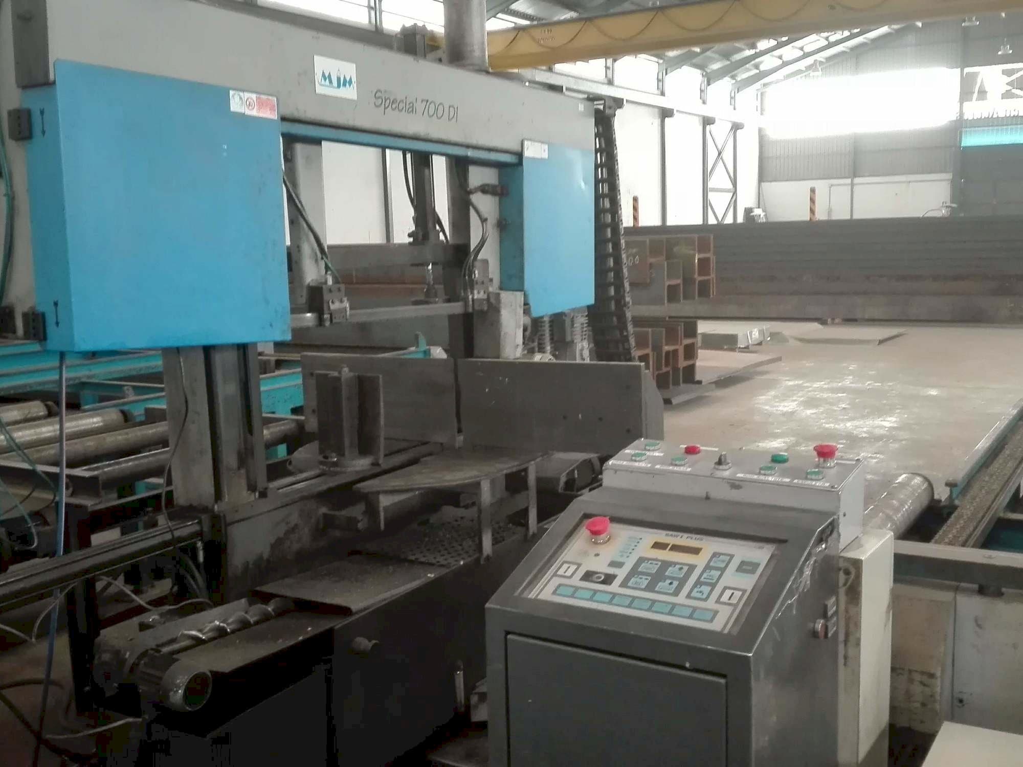 Front view of Macc Special 700 DI  machine