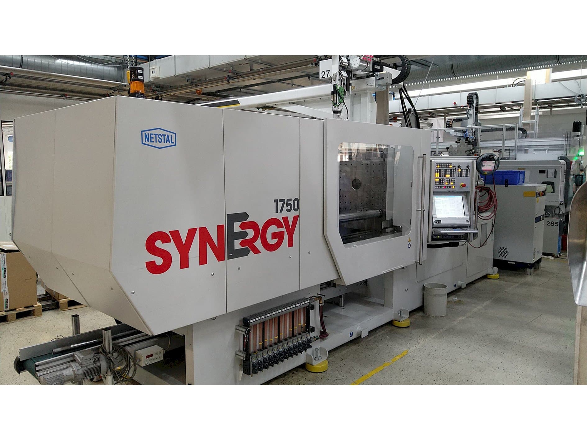 Front view of Netstal SynErgy 1750-600  machine