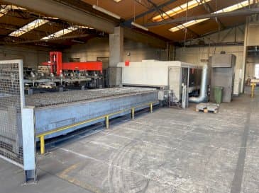 Front view of Bystronic BySprint Fiber 6520 machine