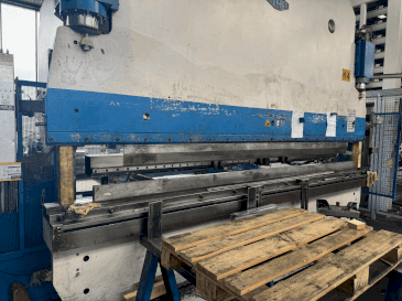 Front view of EHT EHPS 15-40  machine