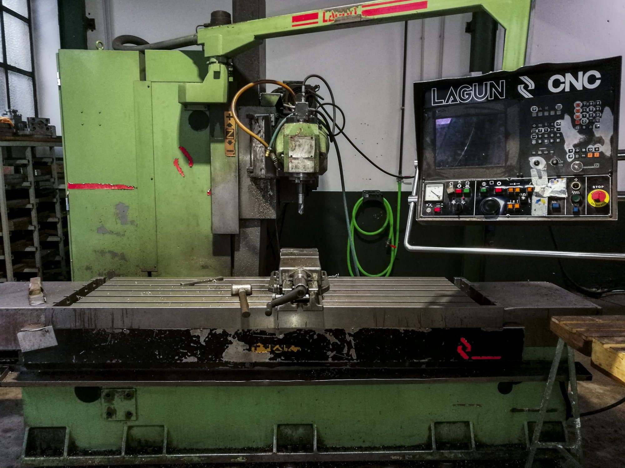 Front view of Lagun FBF 1800 machine