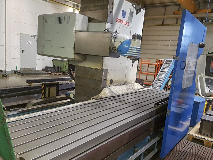 Left view of Soraluce SL-4000 machine