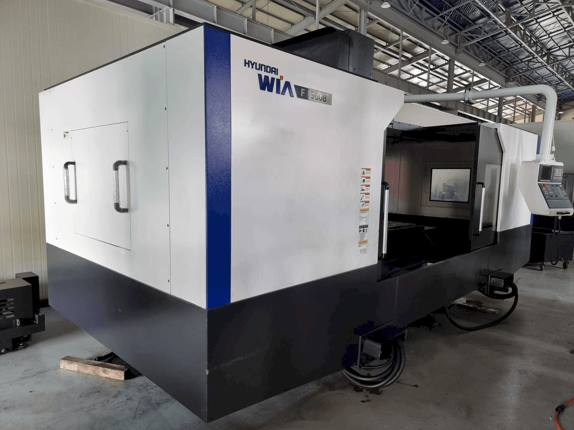 Front view of Hyundai Wia F960B machine