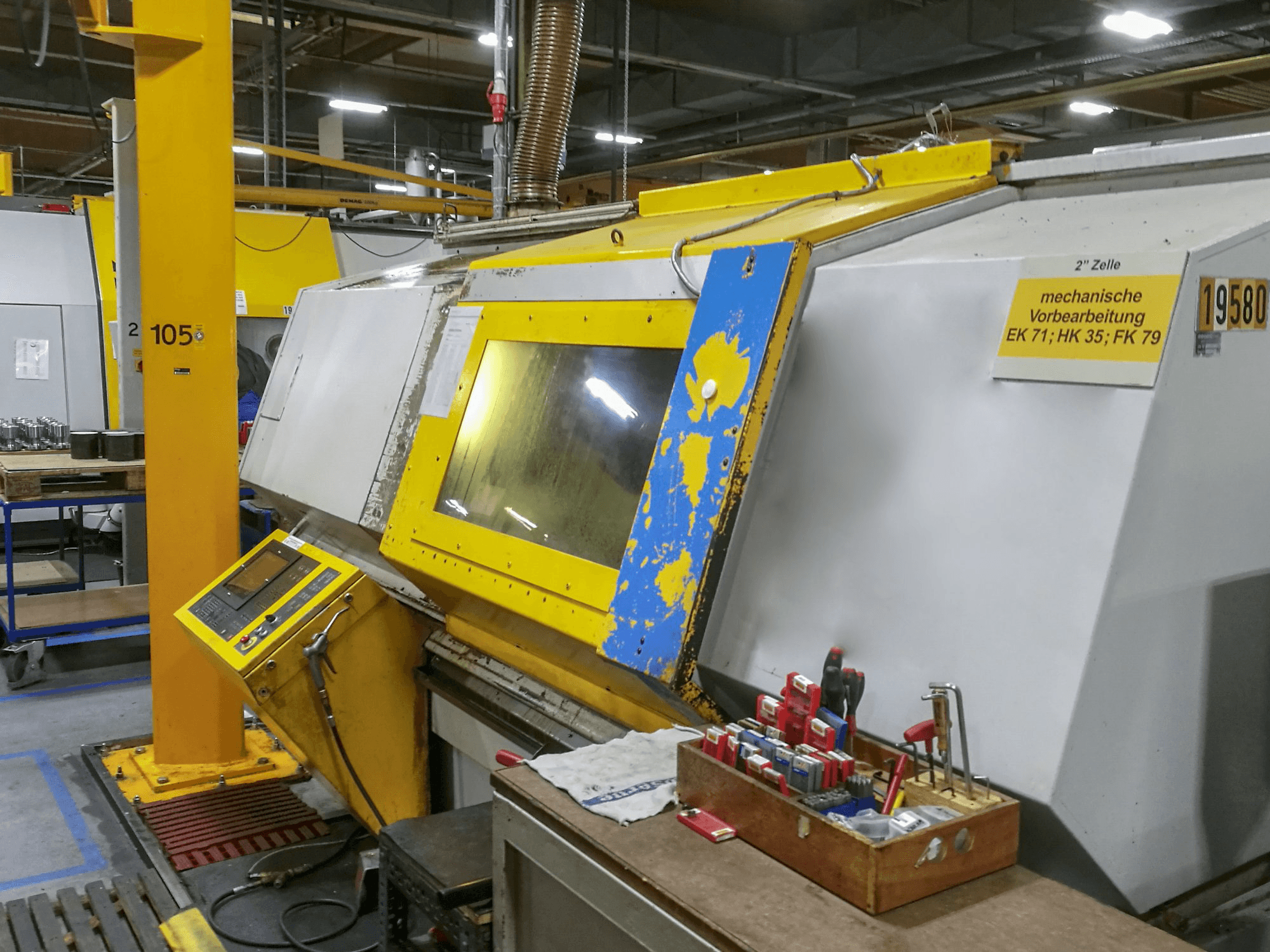 Right view of OERLIKON BOEHRINGER VDF 250 C-F machine