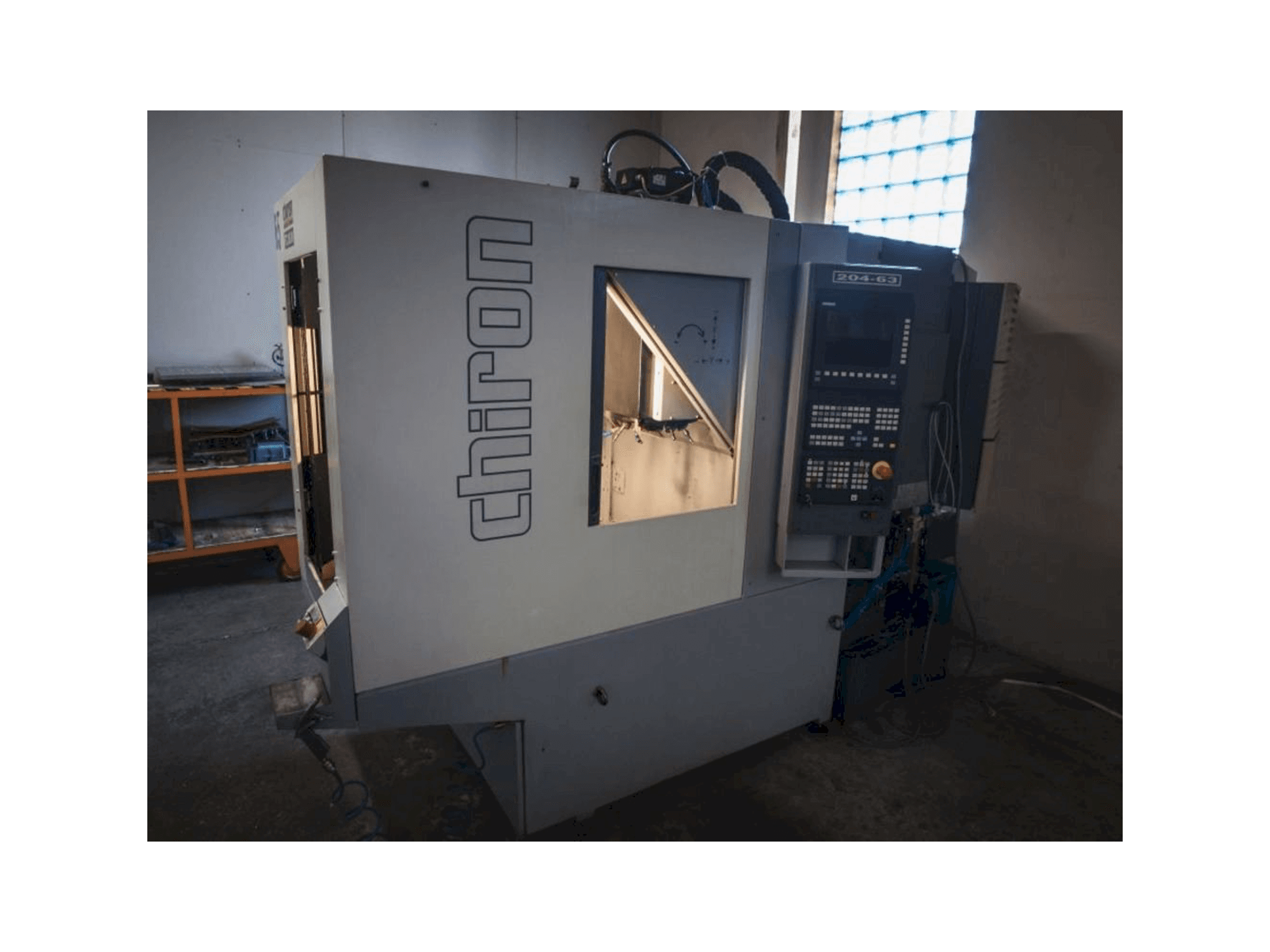 Front view of CHIRON FZ 08 W machine