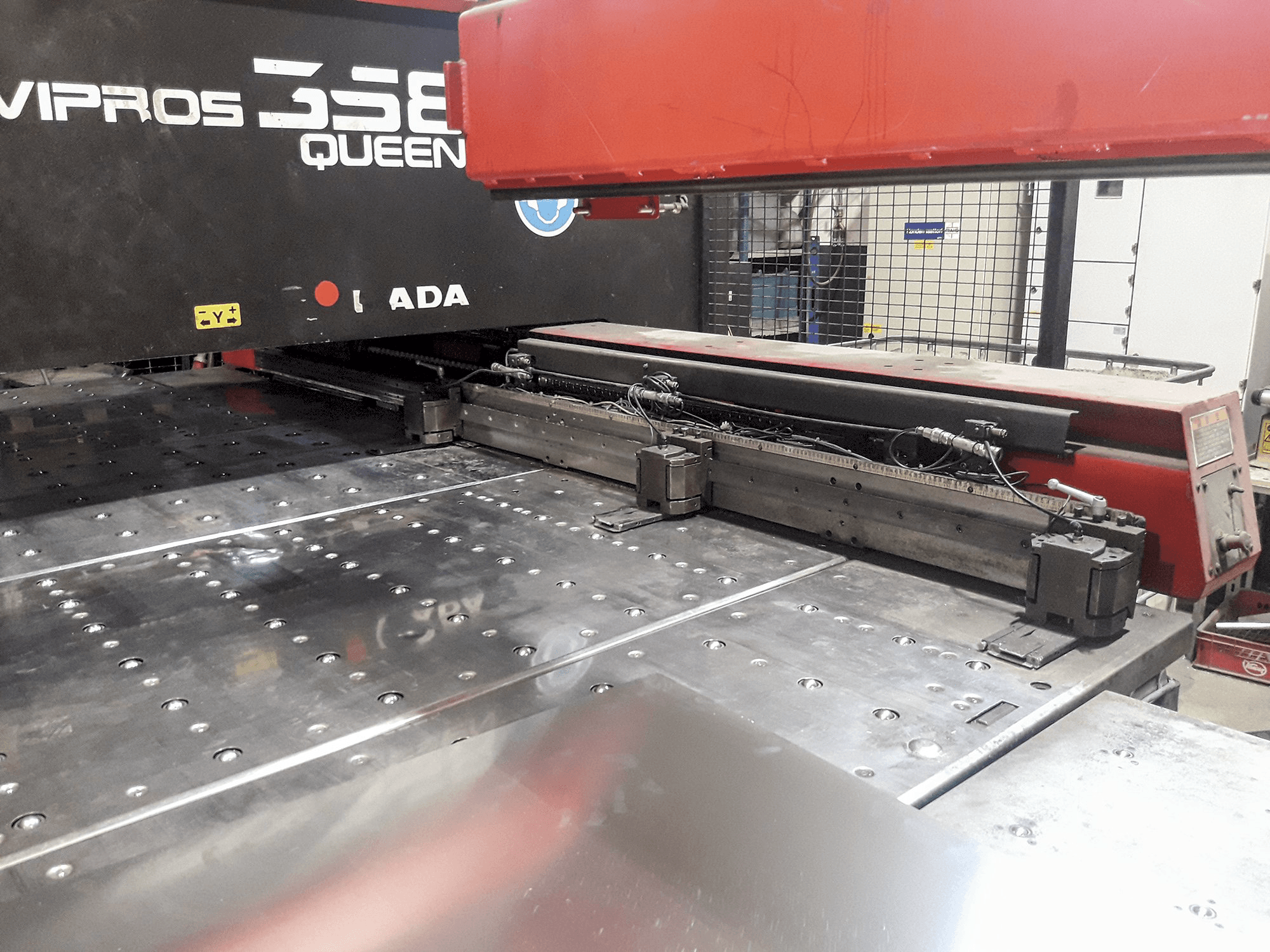 Working room of AMADA Vipros 358 QUEEN Machine